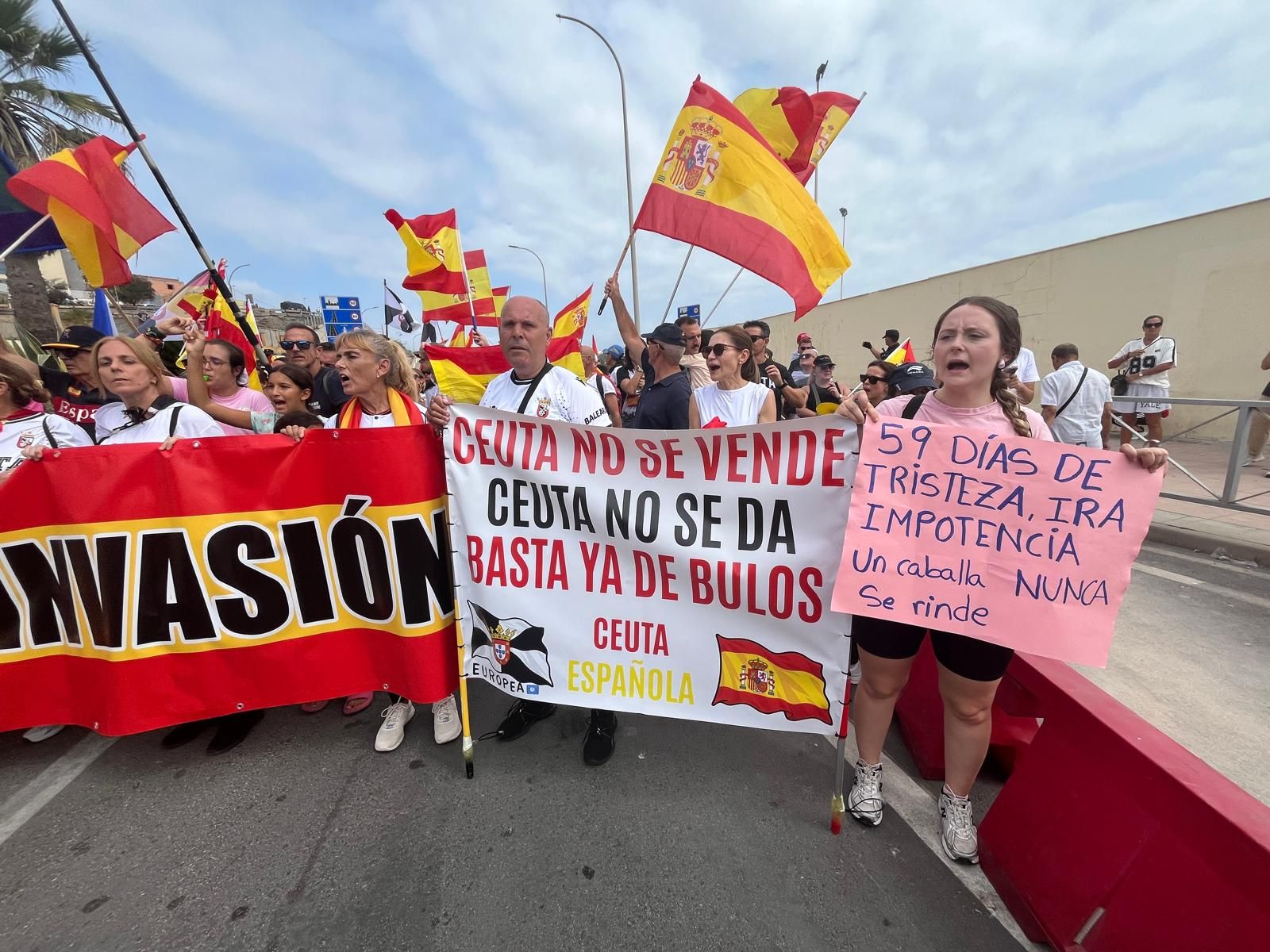 Ceuta vuelve a echarse a las calles para recordar que "Un caballa nunca se rinde"
