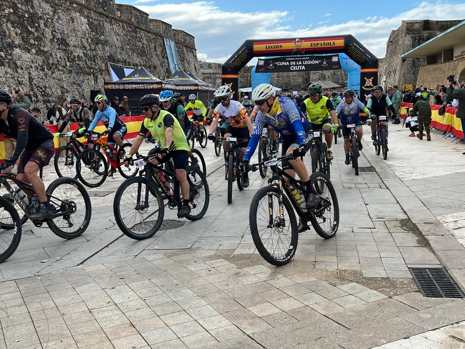 La previa y el inicio de la X Cuna de la Legión a través del objetivo de Reduan