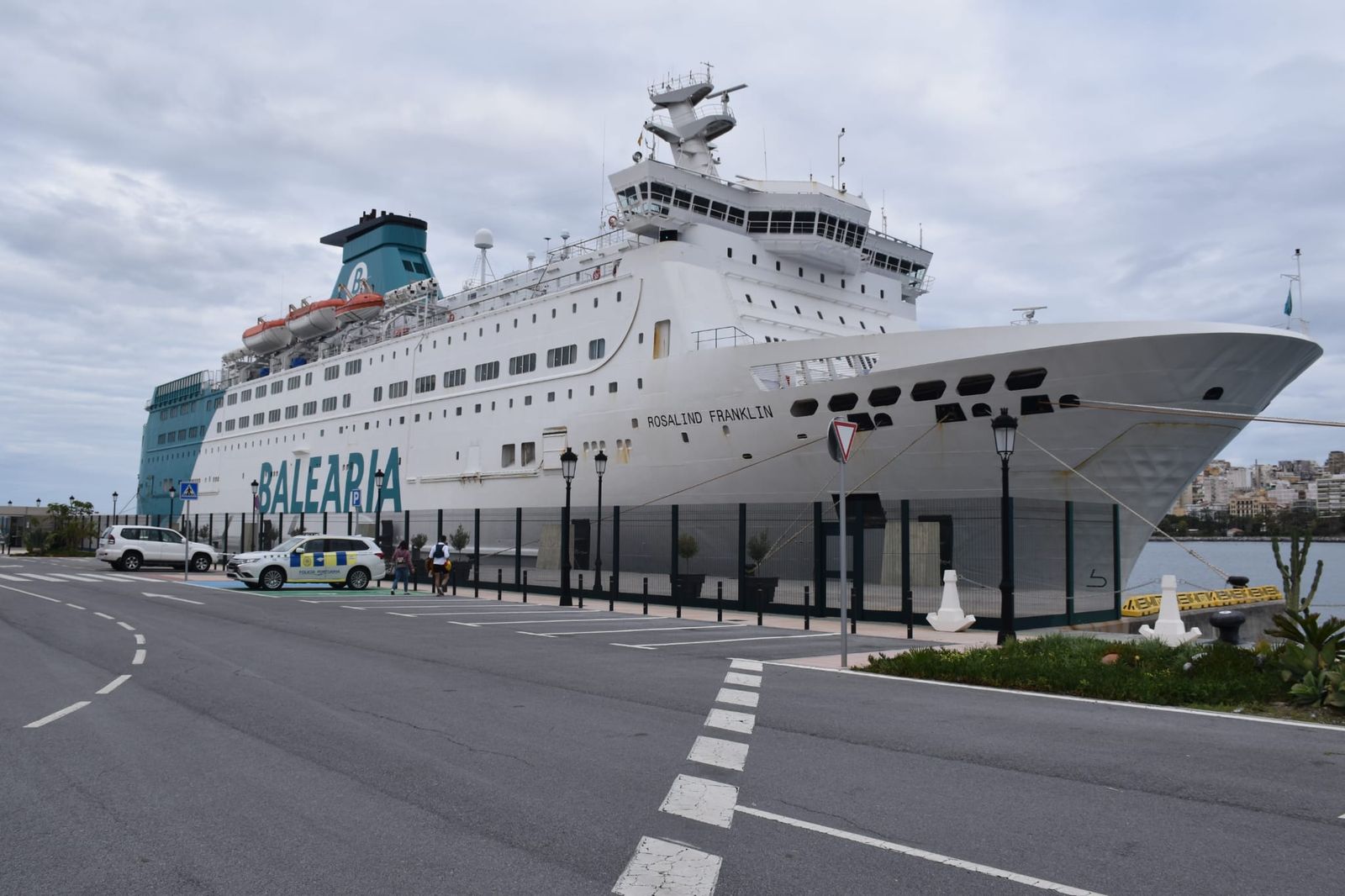 El “Rosalind Franklin”, un hotel sobre el mar para 350 huéspedes