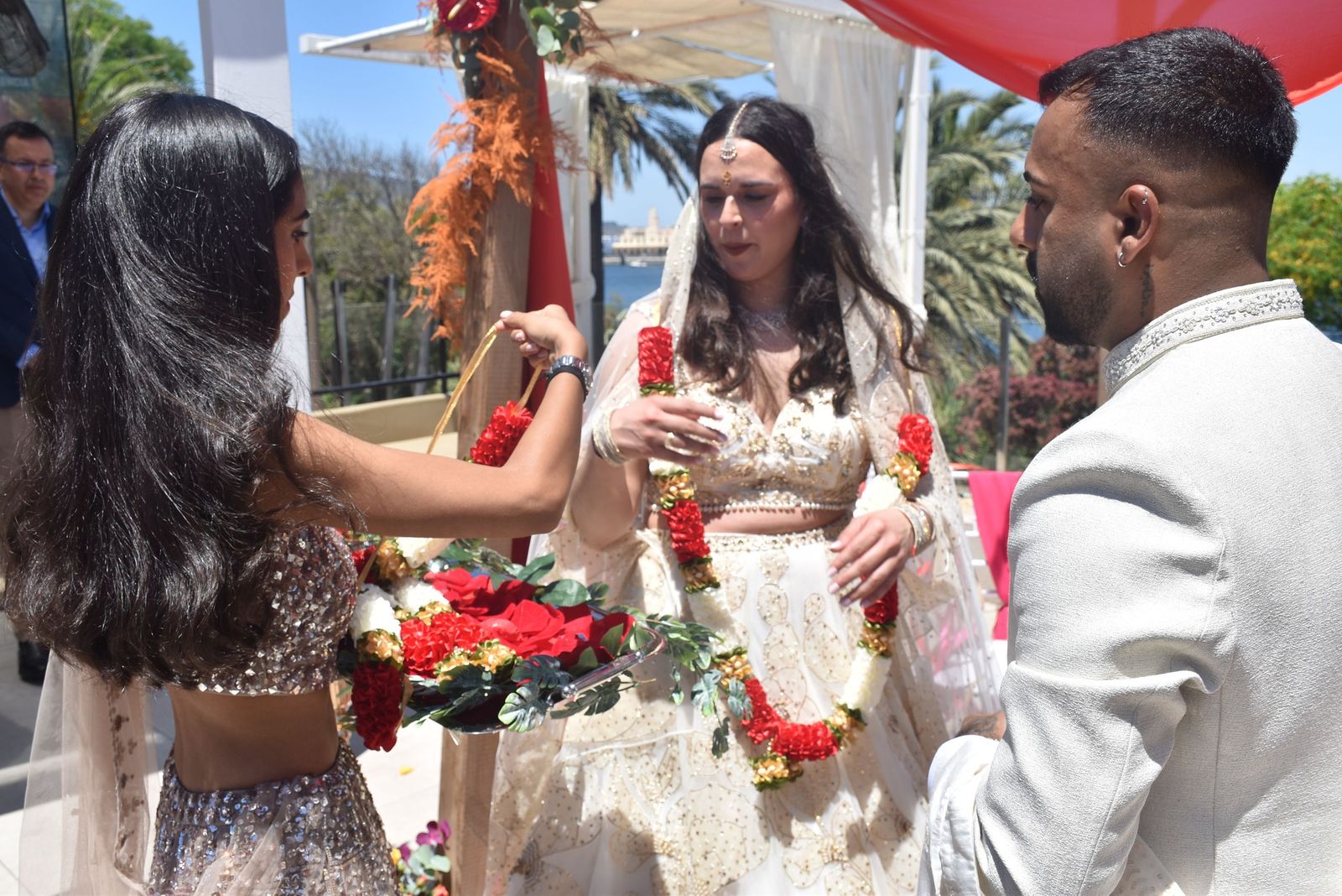 Direk y Rocío sellan su amor bajo el cielo de Ceuta