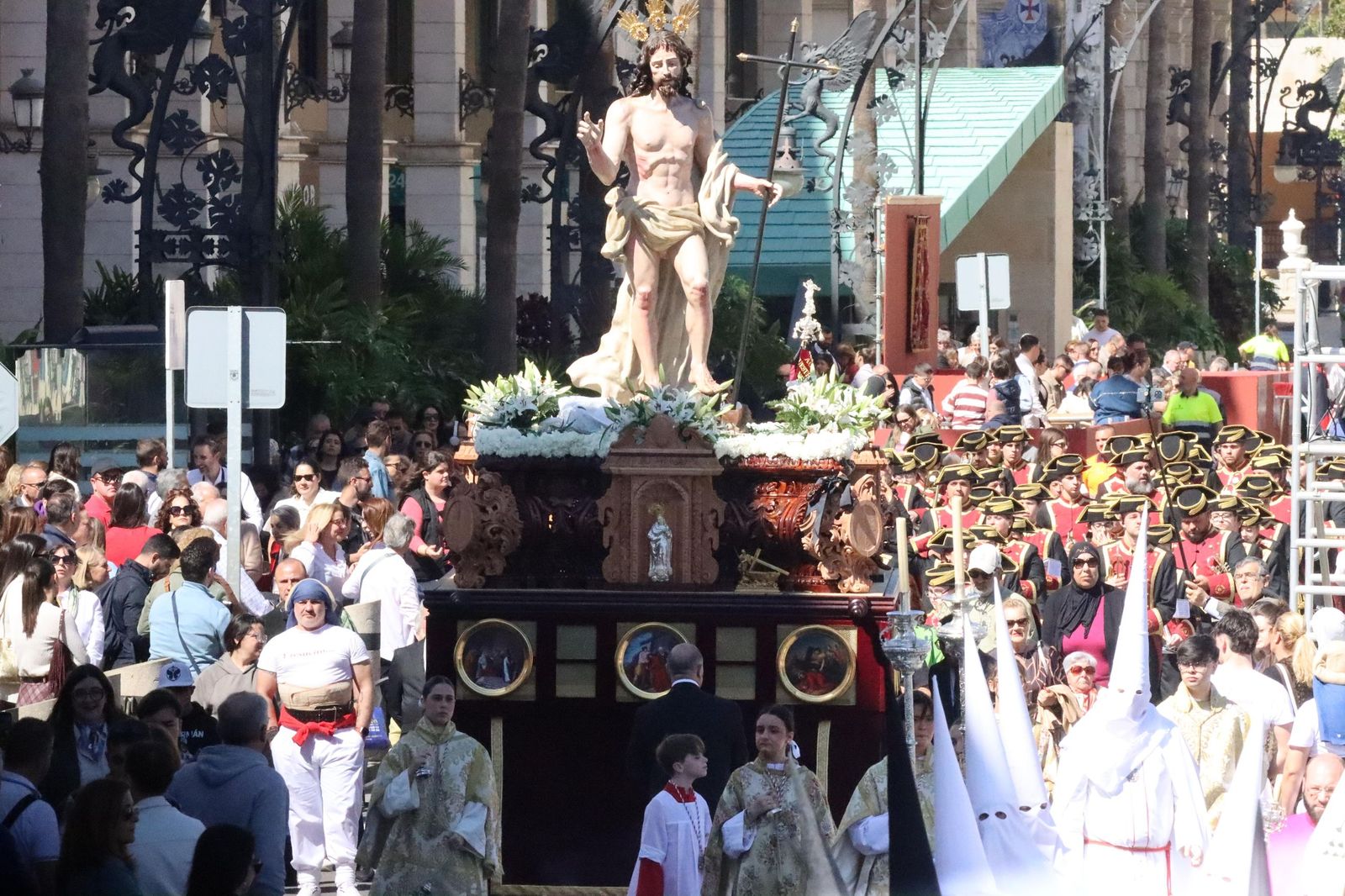 El Resucitado pone un brillante cierre a la Semana Santa de 2026
