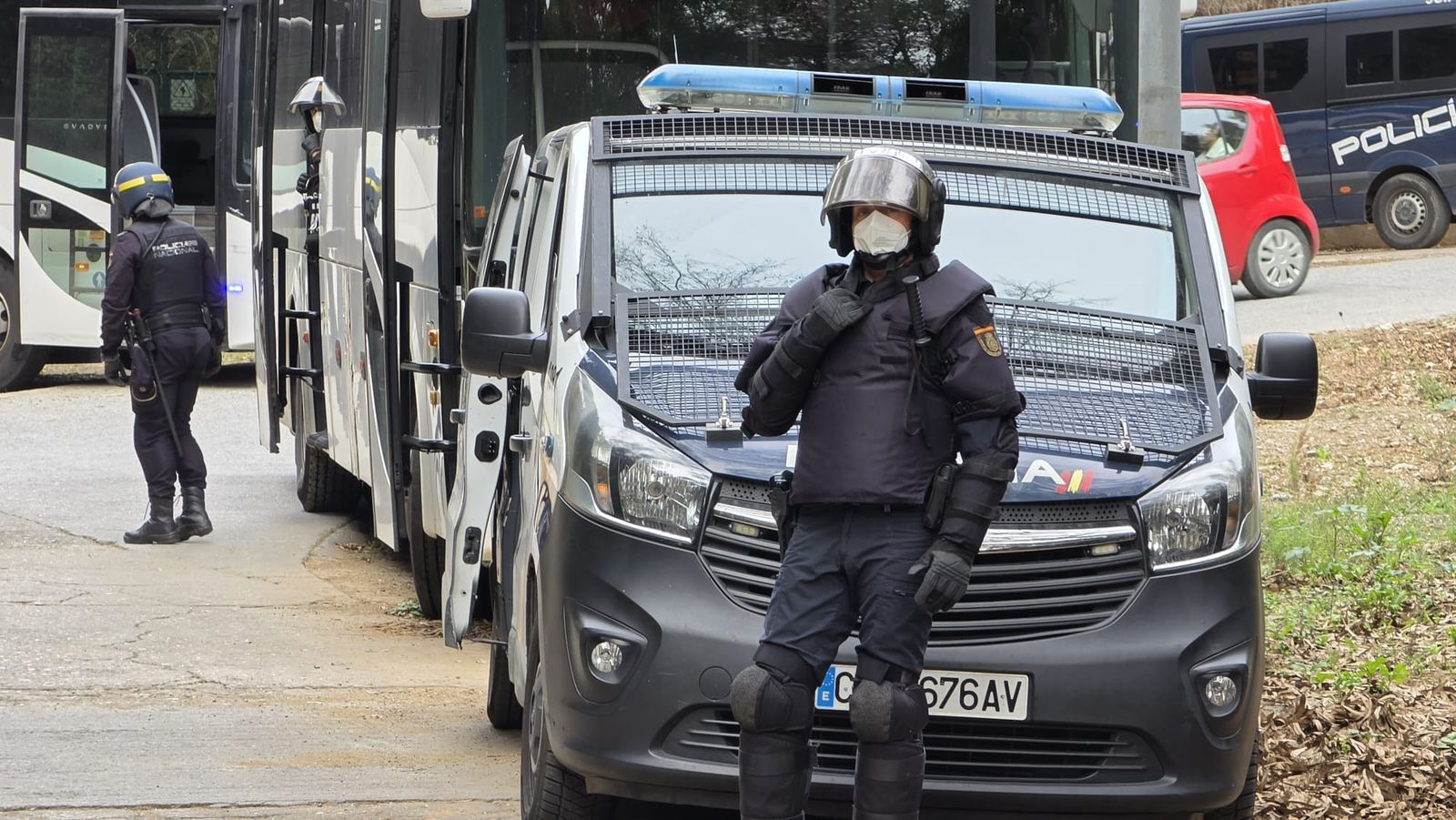 Amplio despliegue de la UIP en el CETI de Ceuta para proceder a la expulsión de decenas de migrantes
