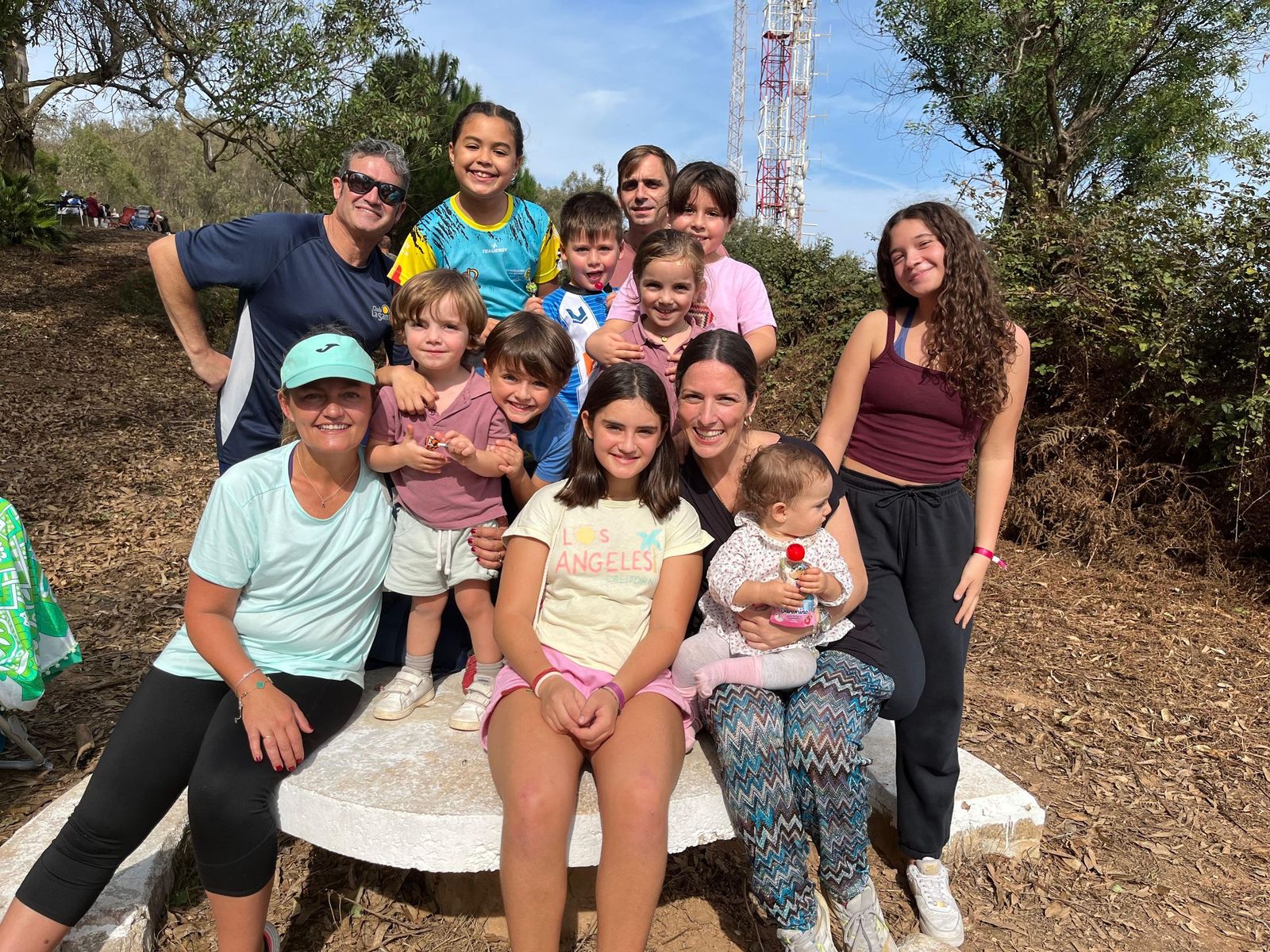 Una Mochila vivida con un ojo puesto en la preservación del entorno natural Una Mochila vivida con un ojo puesto en la preservación del entorno natural