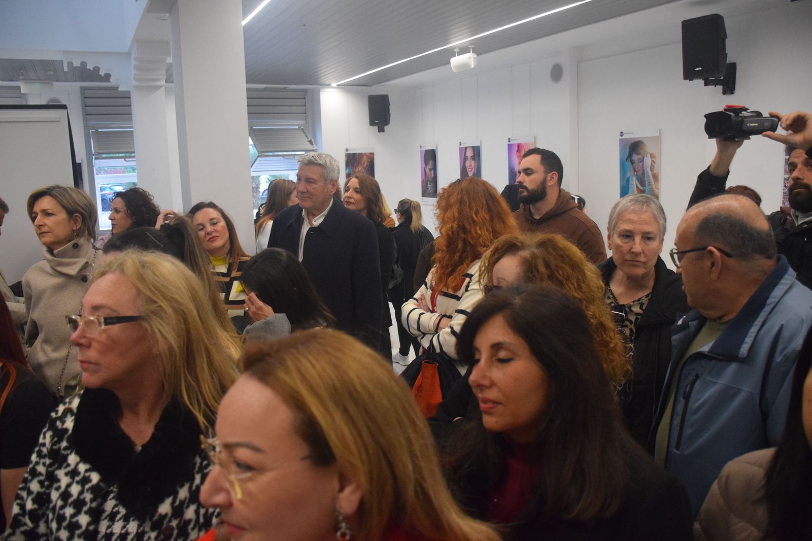 FOTOGALERÍA | La Fundación Premio Convivencia inaugura en Ceuta la muestra “Unik@”