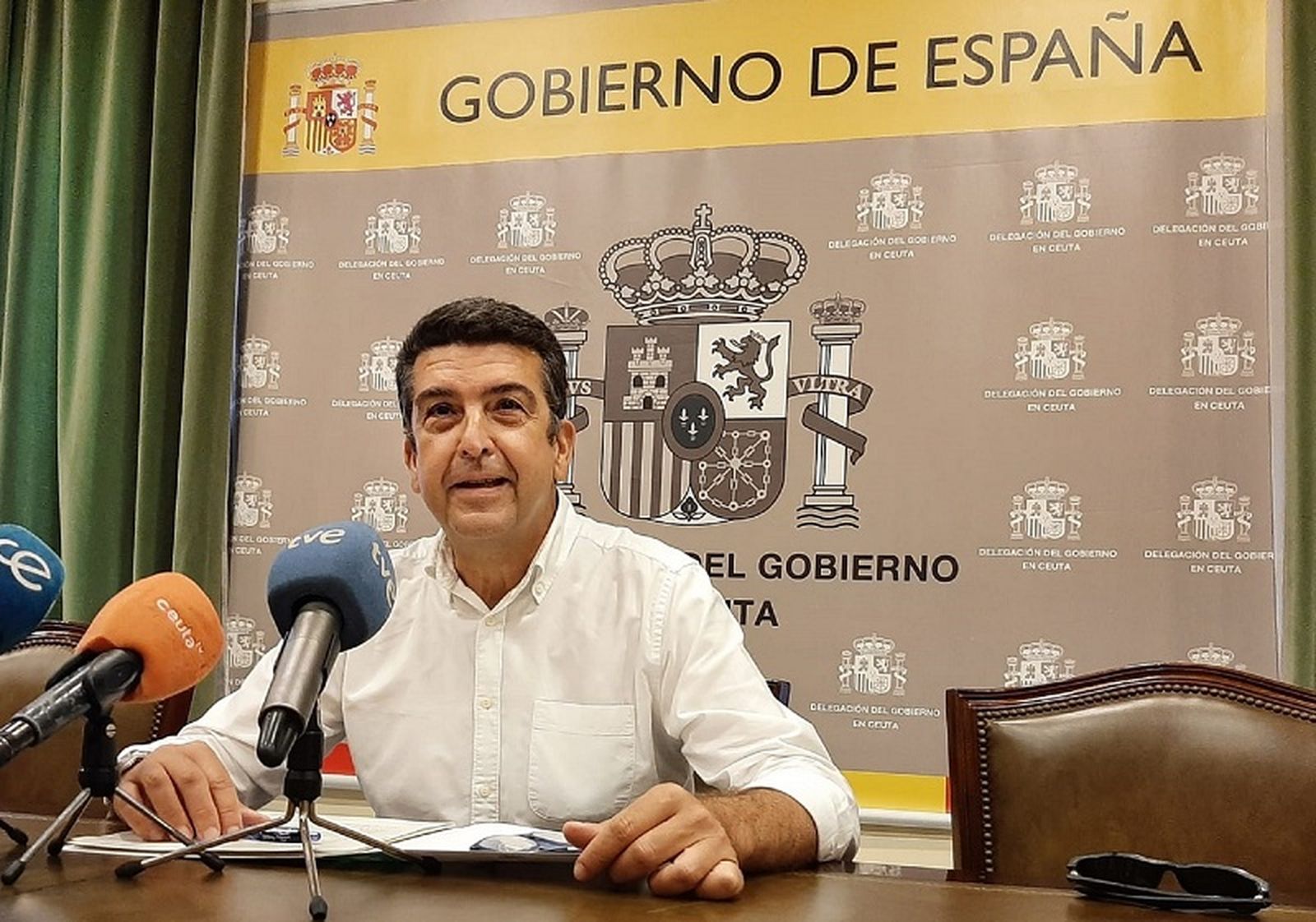 El director territorial del IMSERSO, Juan José López Cabrales, en la sede de la Delegación del Gobierno en Ceuta. / FOTO REDUAN