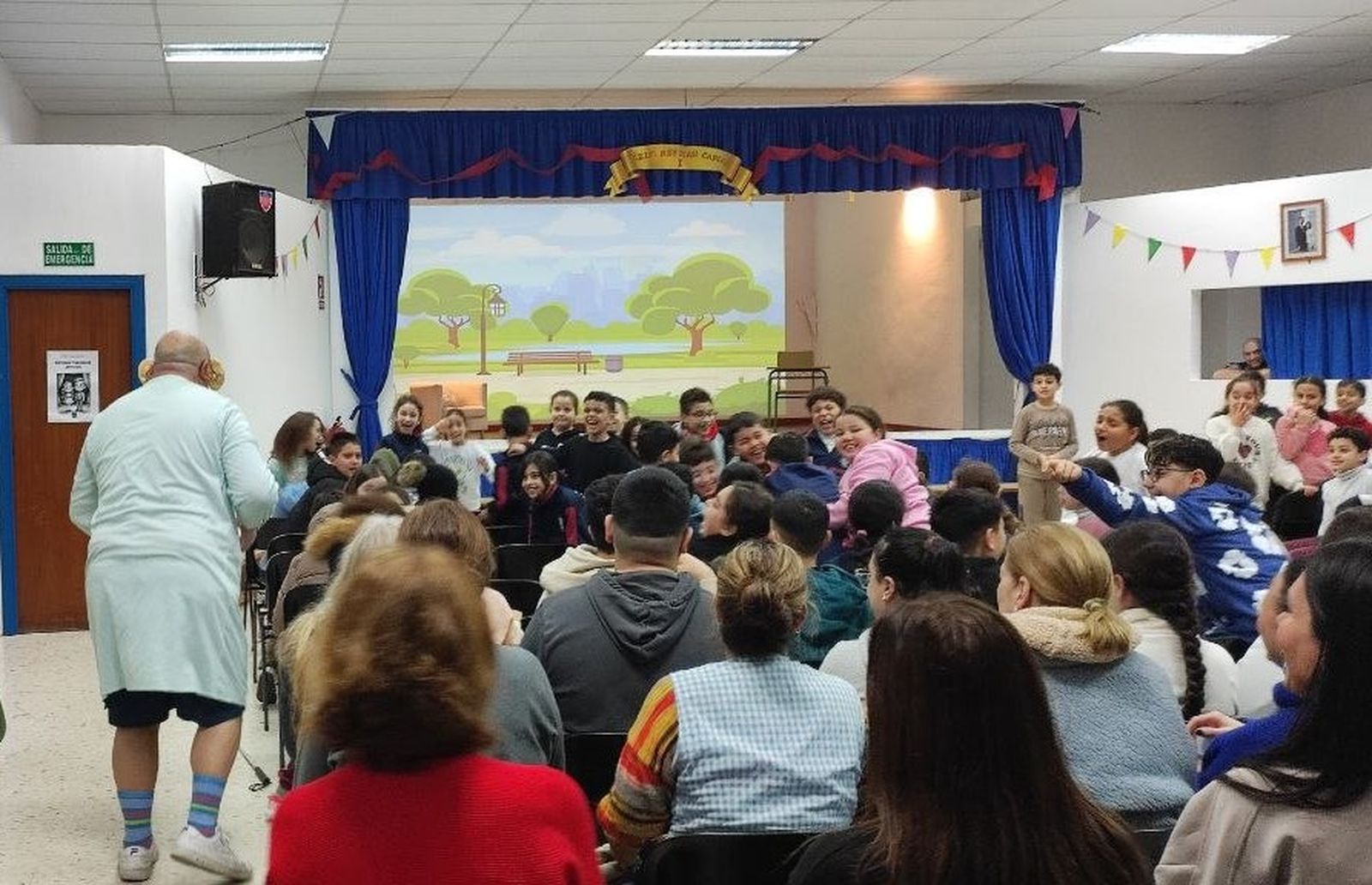 El CEIP Rey Juan Carlos I disfruta con una obra de teatro contra el Bullying en el Día de la Paz