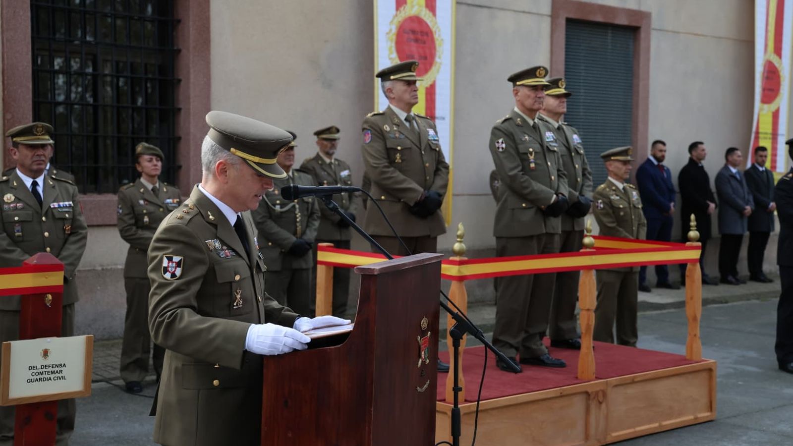 Actos de relevo de los jefes de tres regimientos de la Comandancia General de Ceuta