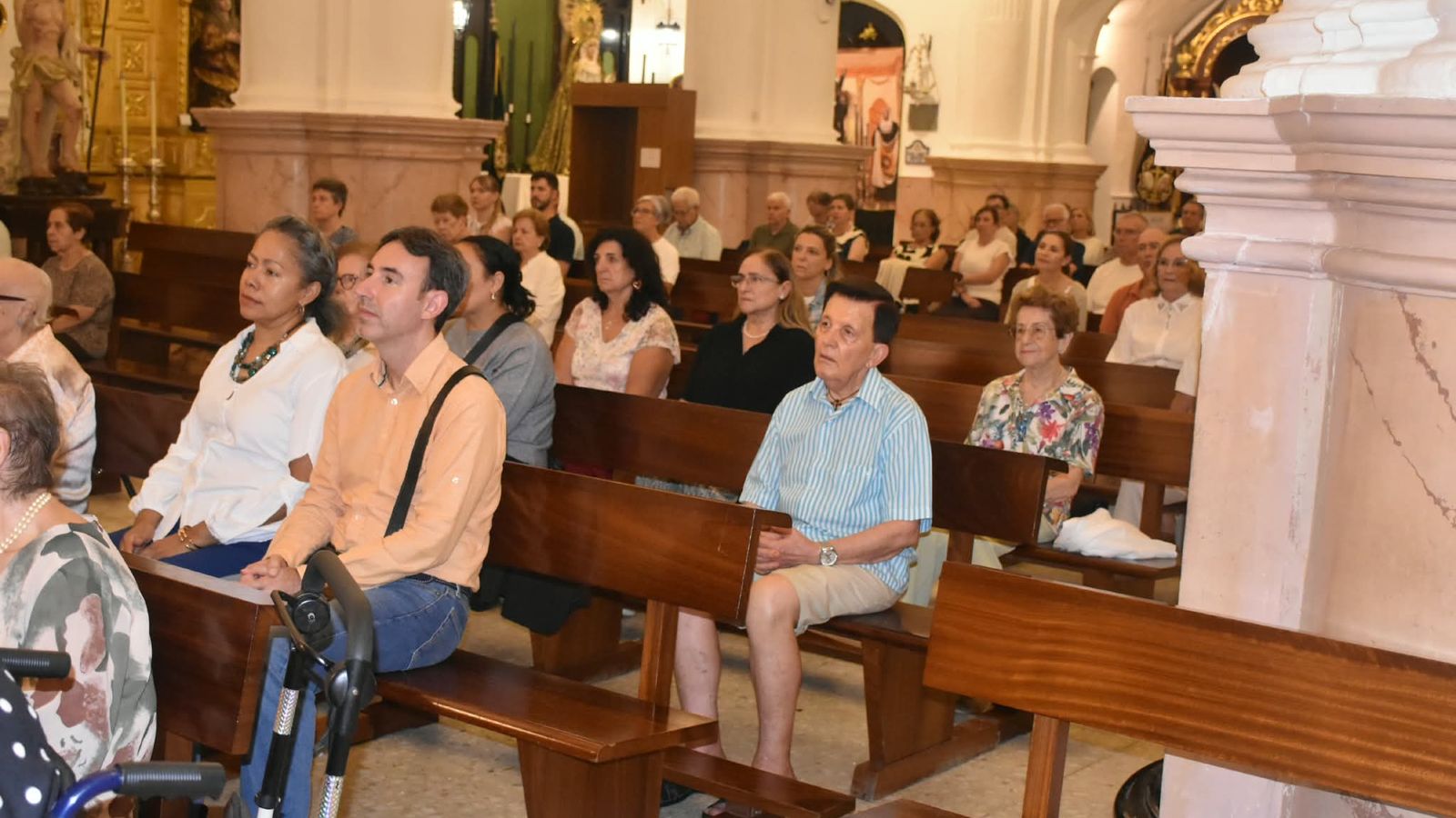 La presentación del cartel y el encendido del alumbrado dan paso a los cultos en honor a San Daniel