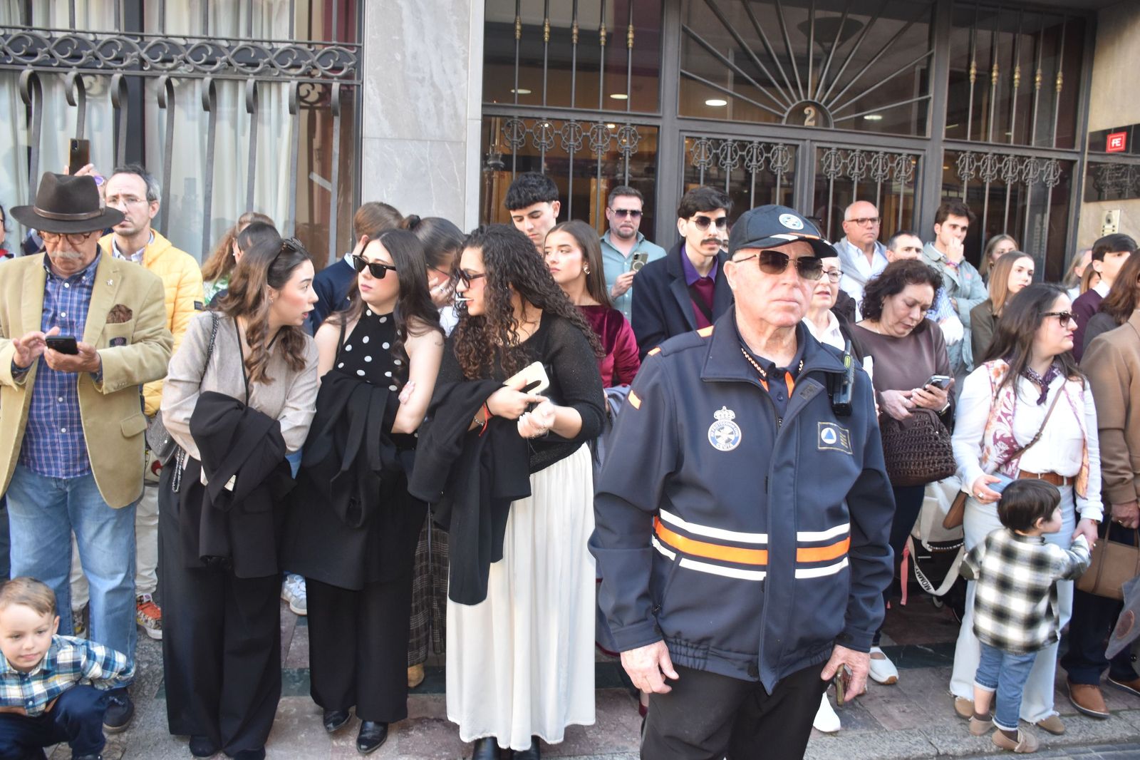Aroma cofrade y estudiantil: Las Penas reina en el Jueves Santo