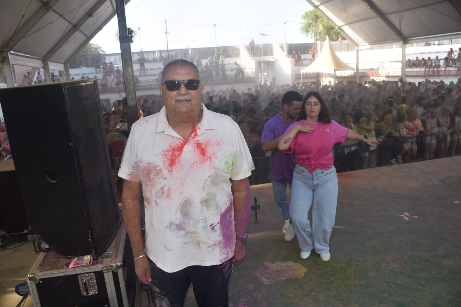 El Holi vuelve a teñir Ceuta de color por la solidaridad y el amor