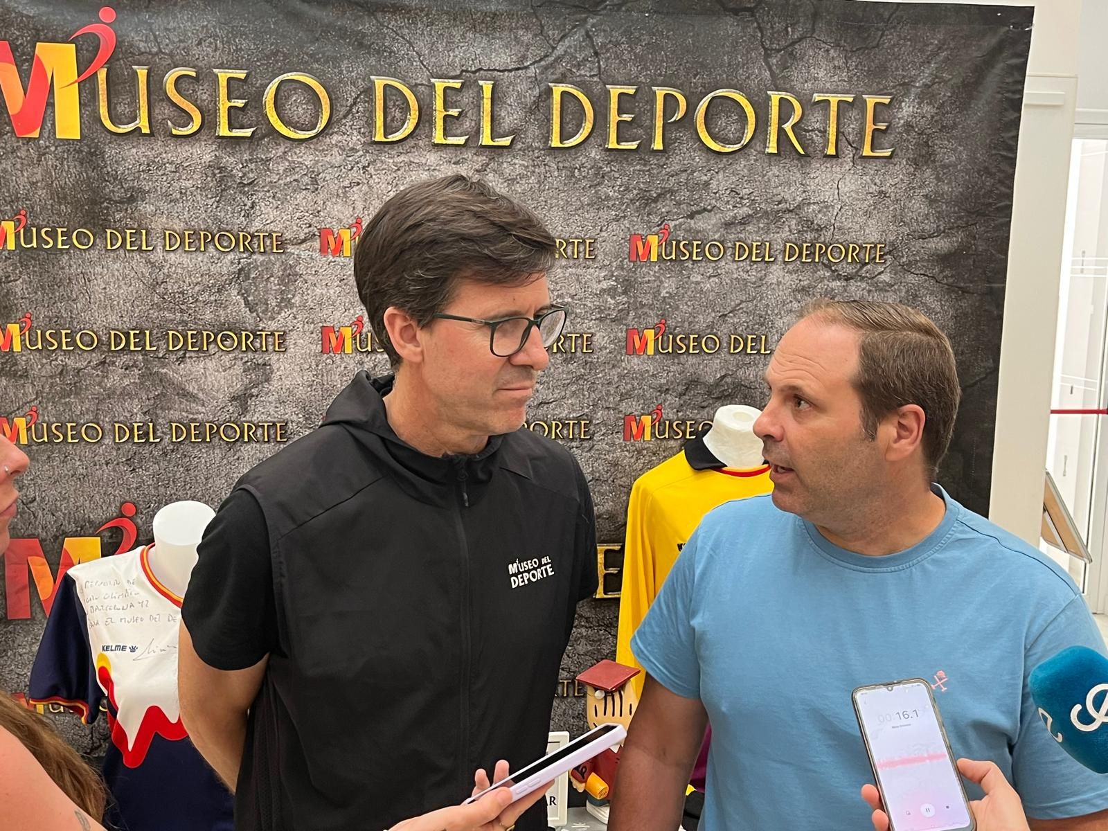 Todo preparado para la apertura de la exposición deportiva femenina ‘Leyendas’
