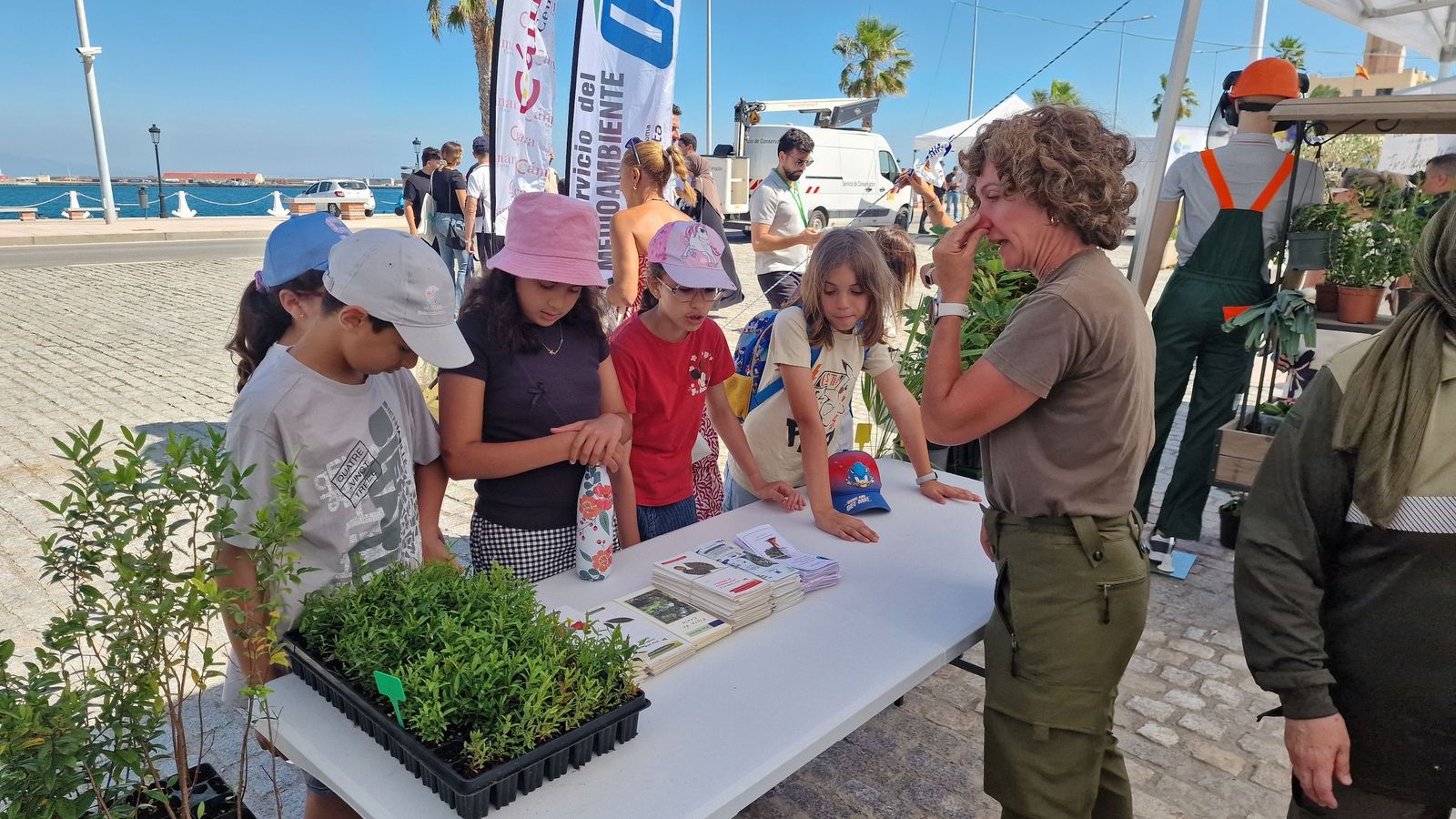 El Muelle España acoge en la jornada de este viernes la Feria del Medio Ambiente