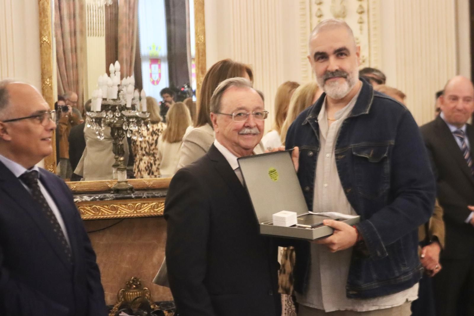 Acto de entrega de reconocimientos por el Día del Funcionario en el Salón del Trono
