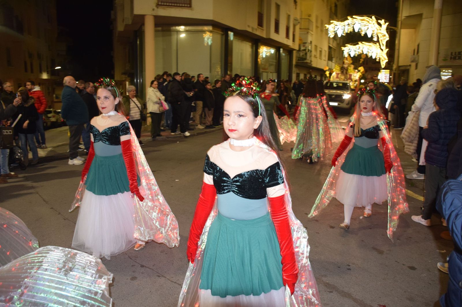 Los ceutíes se emocionan con la llegada de los Reyes Magos