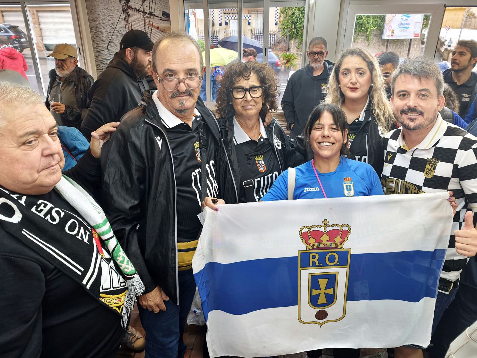 Así vivió la afición caballa la previa junto a los seguidores del Oviedo