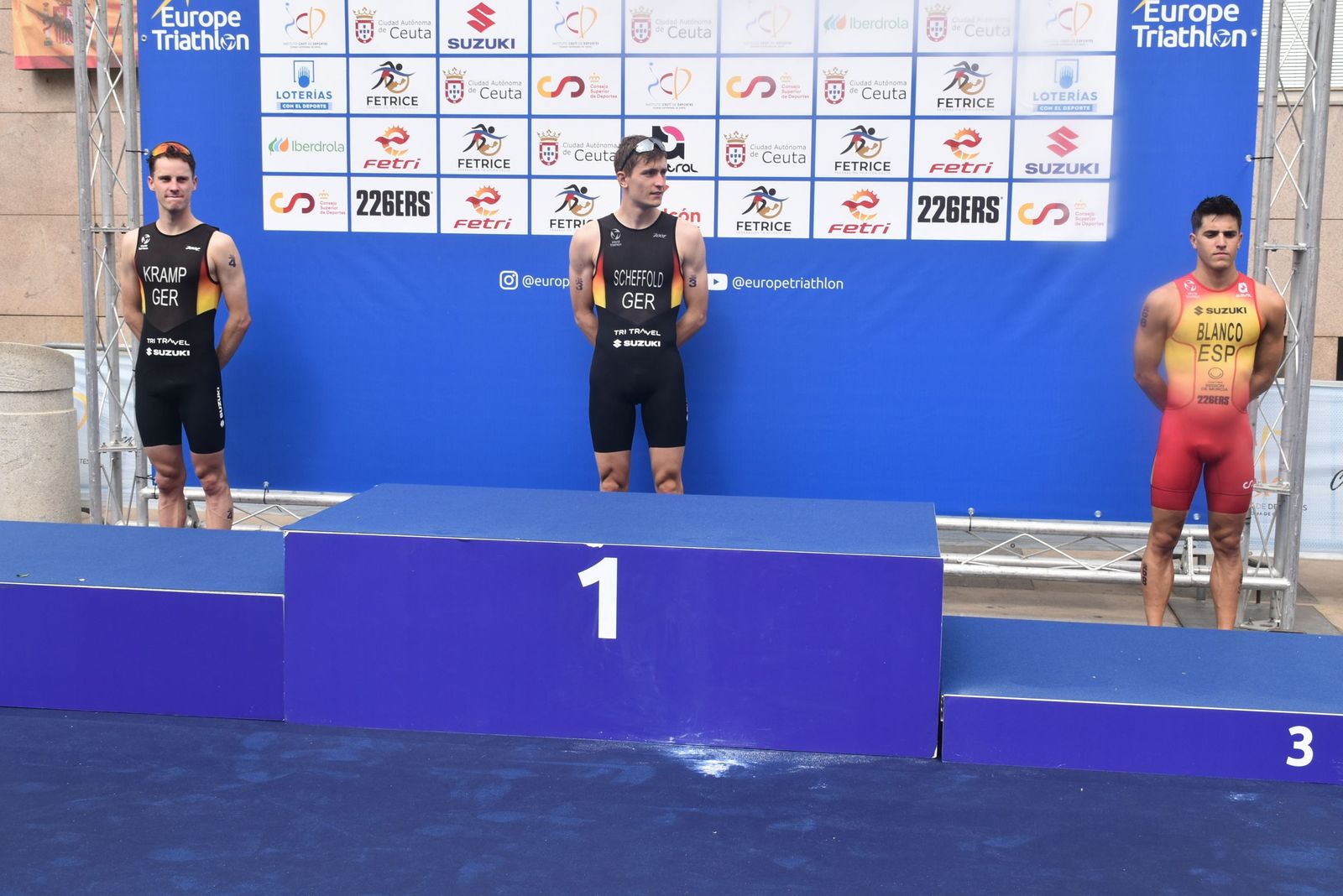 Entrega de trofeos de la Copa de Europa de Triatlón