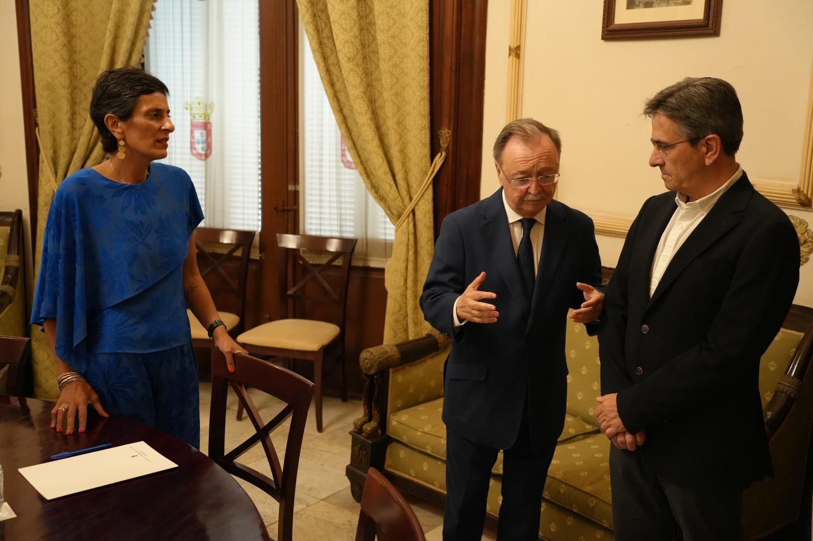 Encuentro entre Juan Vivas y Mikel Arana en Ceuta previo a Bet on Ceuta, sobre regulación del juego online y su papel en la diversificación económica