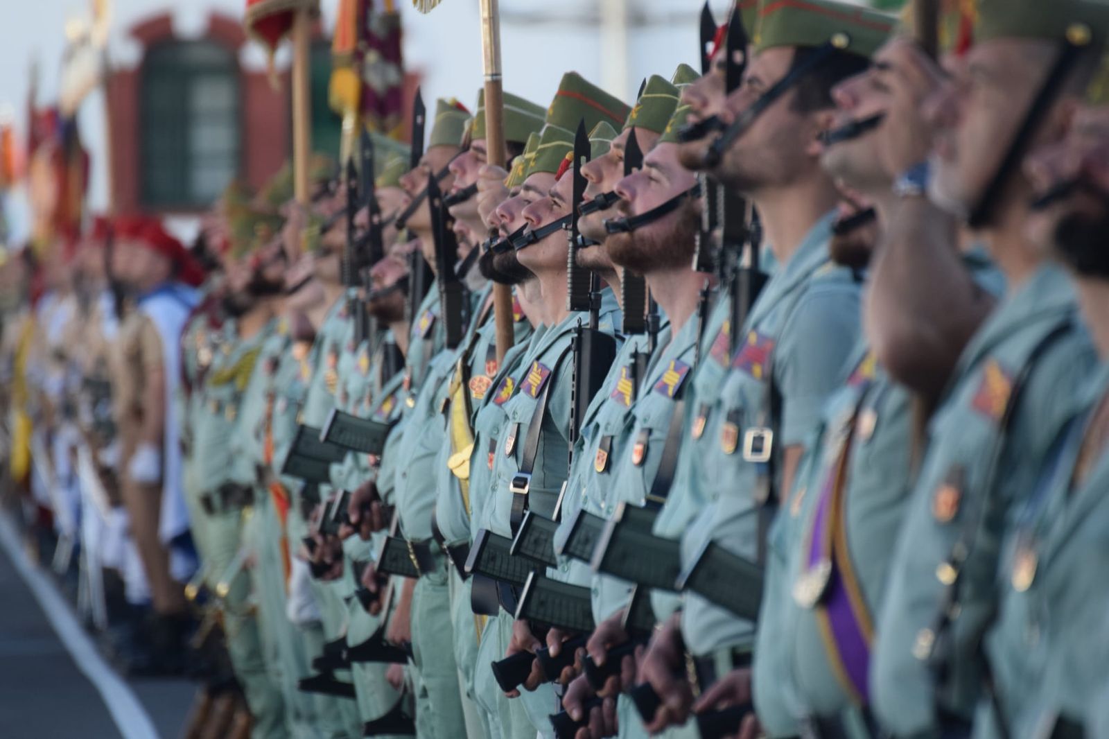 Regulares se viste de gala en honor de la Patrona de Infantería