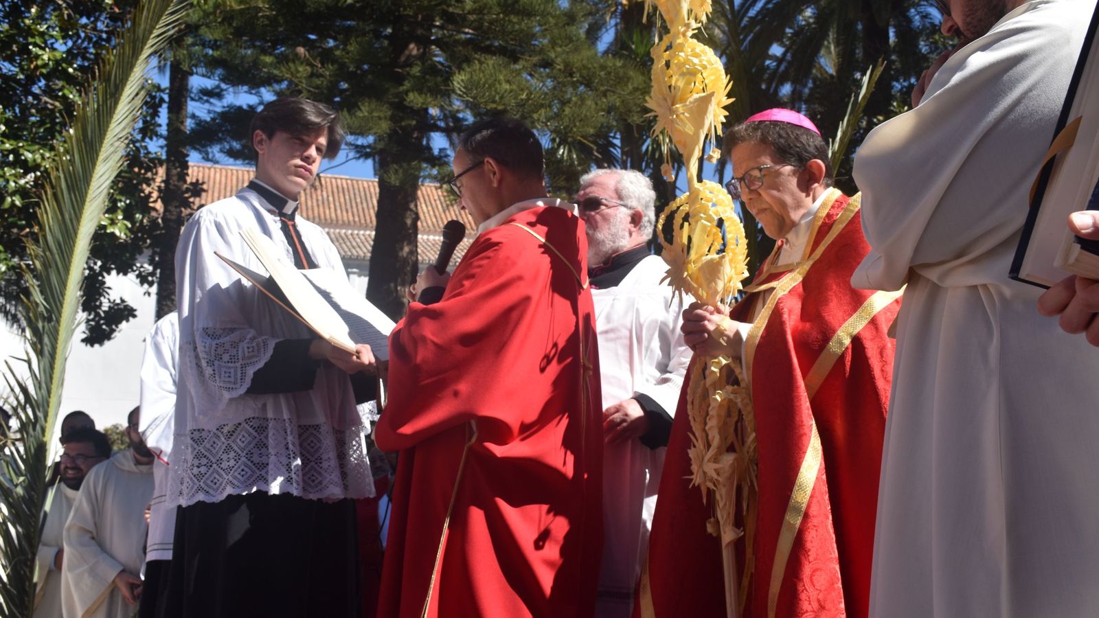 Procesión y bendición de las palmas y misa en el Santuario de África por el Domingo de Ramos