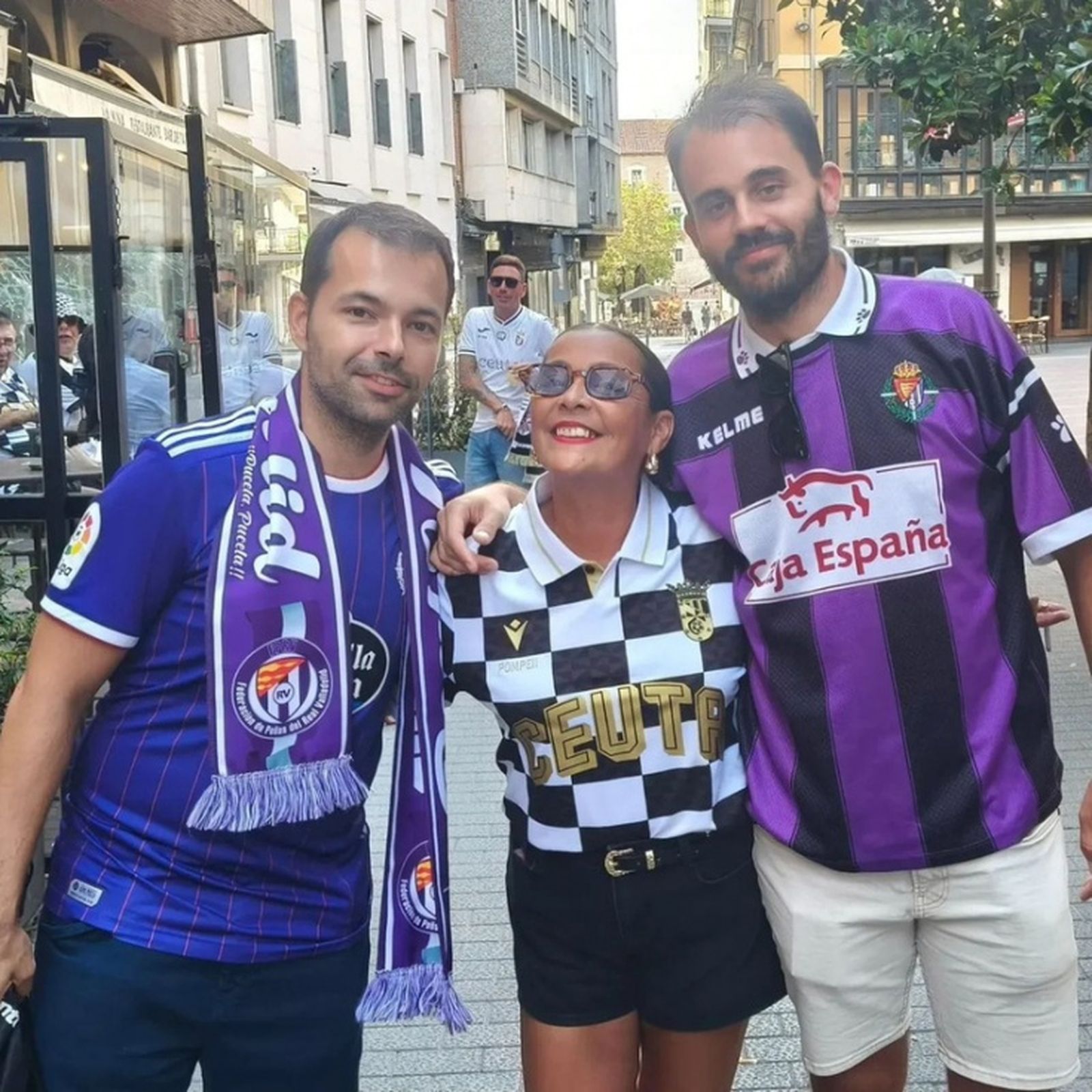 FOTO E.P.