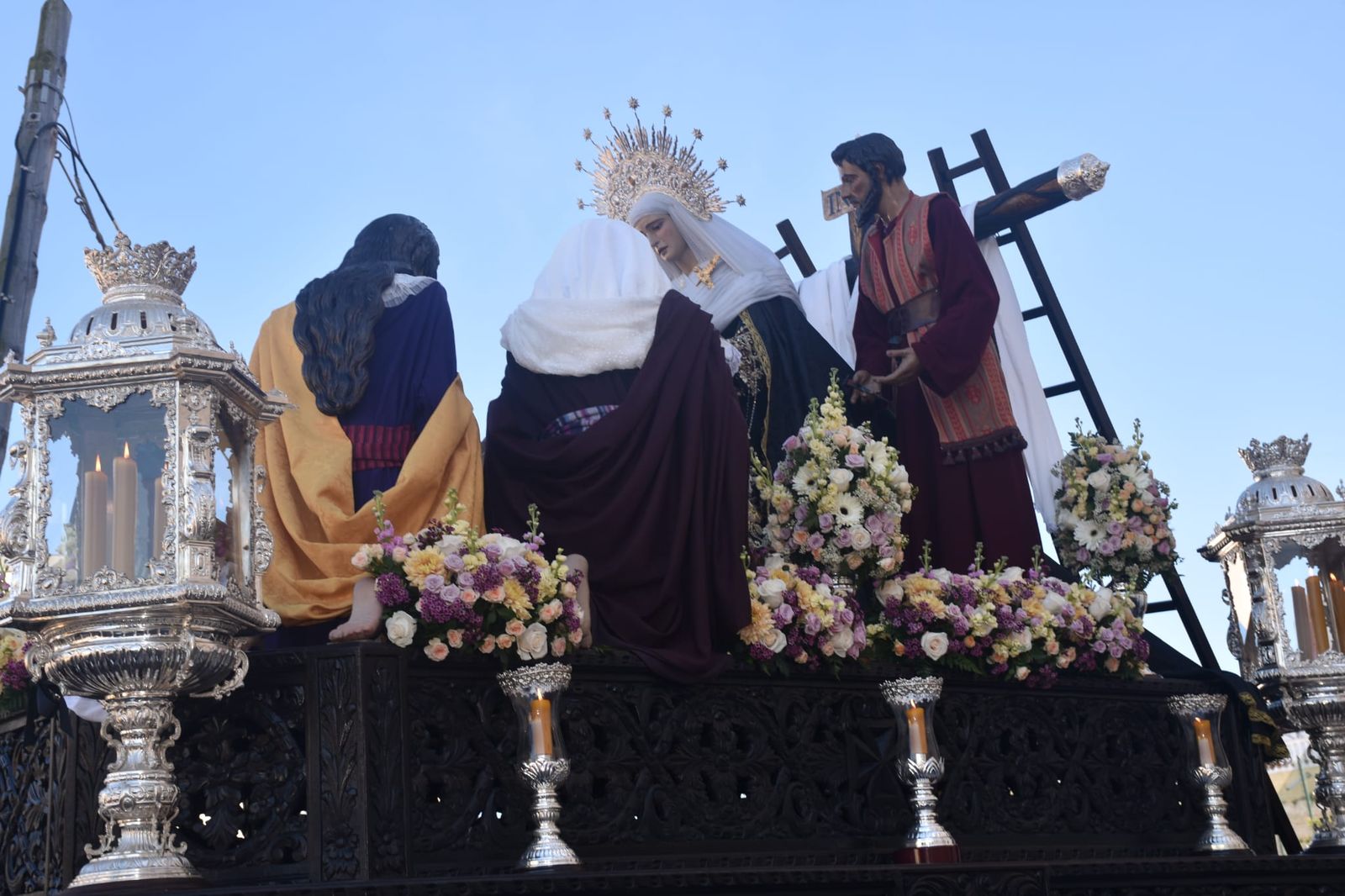 Paz, piedad y silencio desde la falda del Hacho