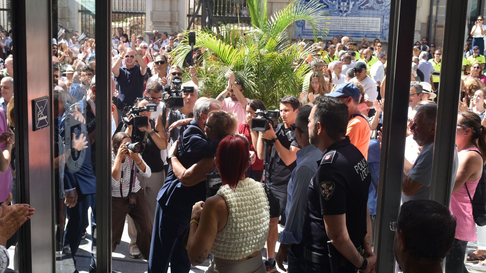 Así se ha vivido el primer minuto de silencio en el Palacio de la Asamblea