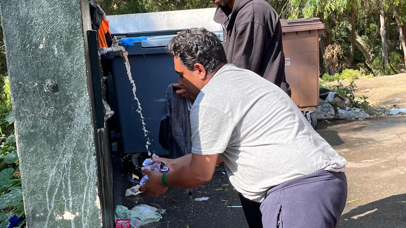 Más de 200 migrantes, la mayoría marroquíes, a las puertas del CETI de Ceuta