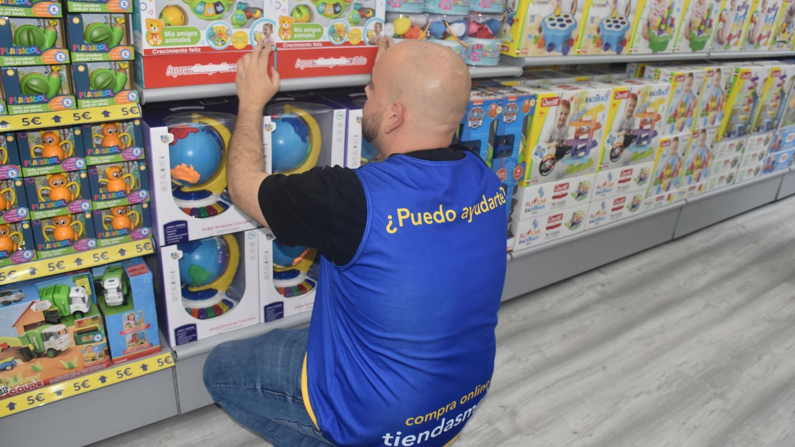 Inauguración de la nueva tienda de MGI en la avenida del Puerto de Ceuta