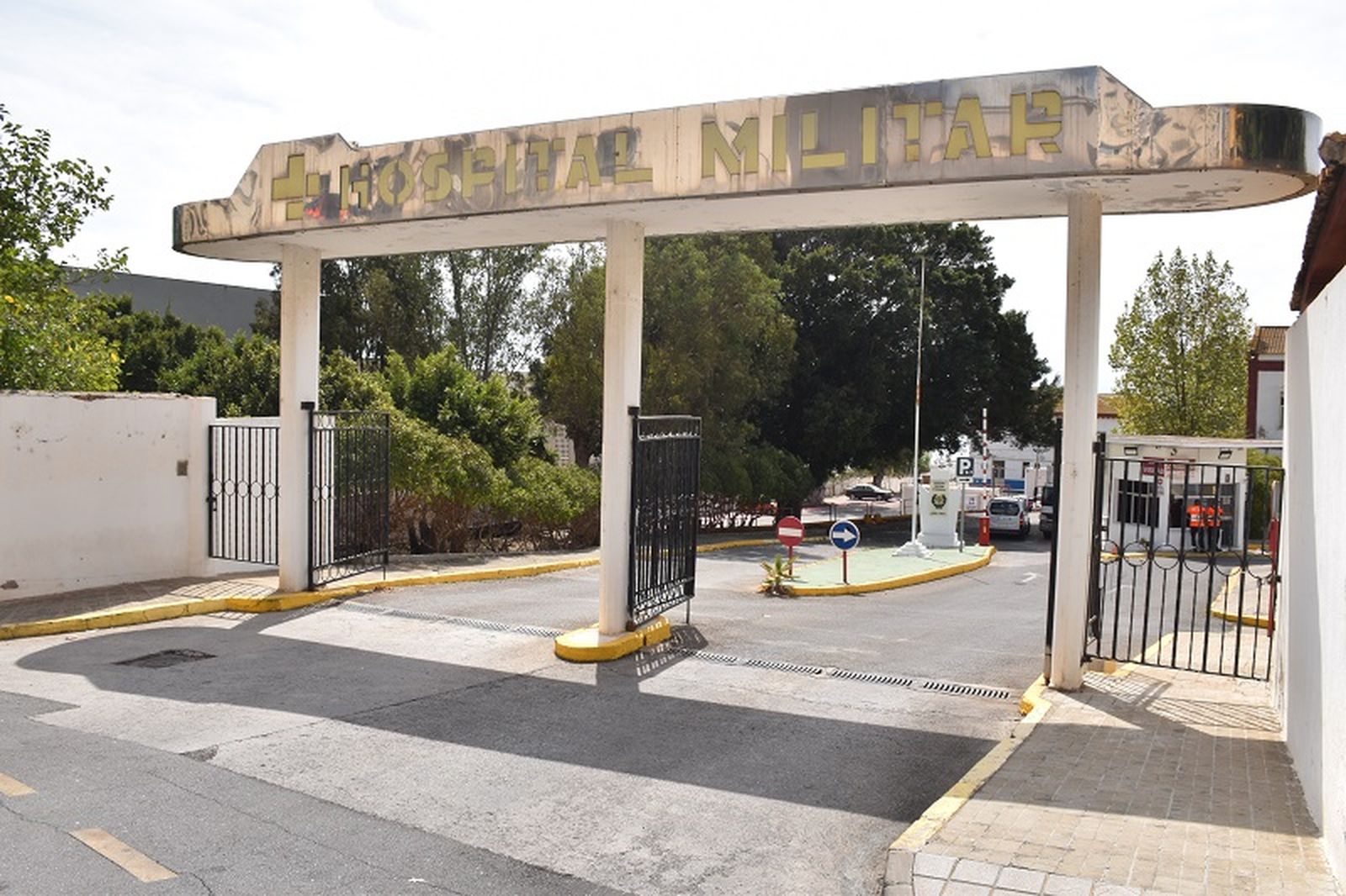 Antiguo Hospital Militar, donde pueden acudir los ceutíes que consideren que han tenido algún encuentro con el perro infectado