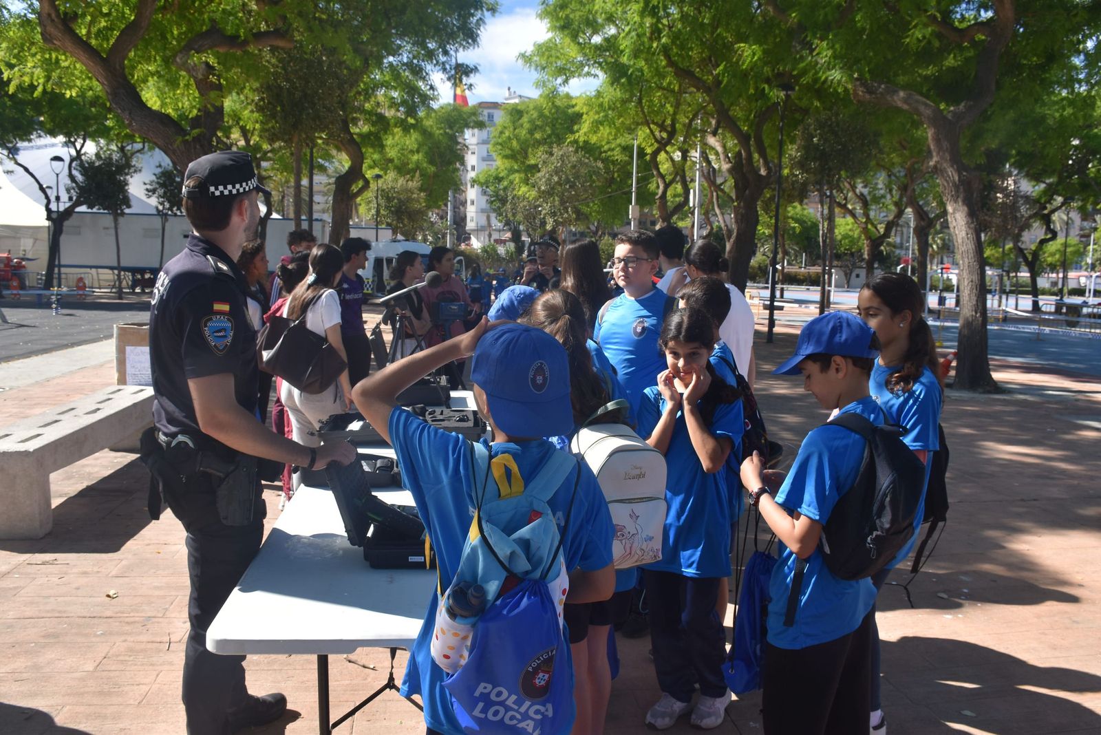 La Policía Local deslumbra a los pequeños de varios centros escolares