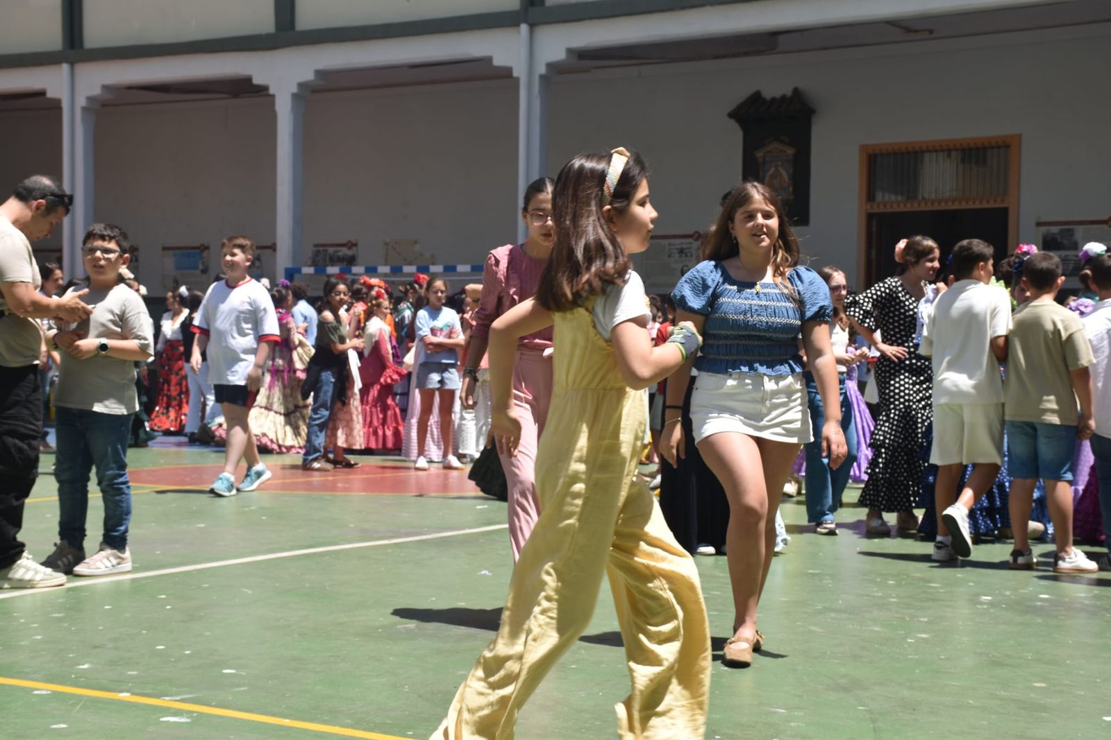 El Colegio de San Agustín disfruta de una feliz jornada solidaria con su Cruz de Mayo