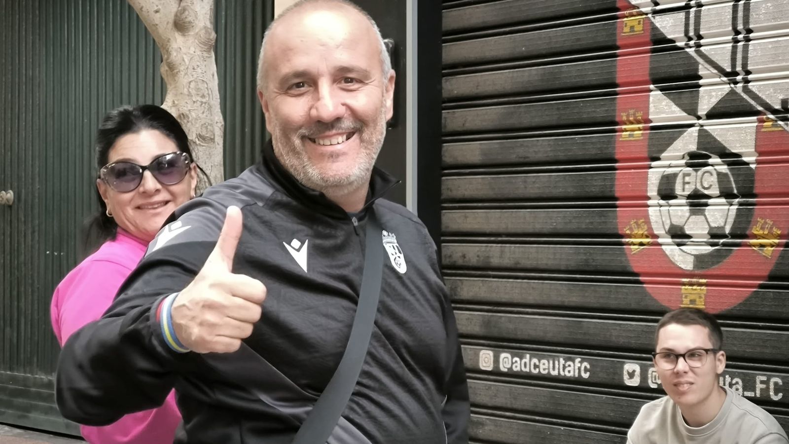 Colas para adquirir las entradas