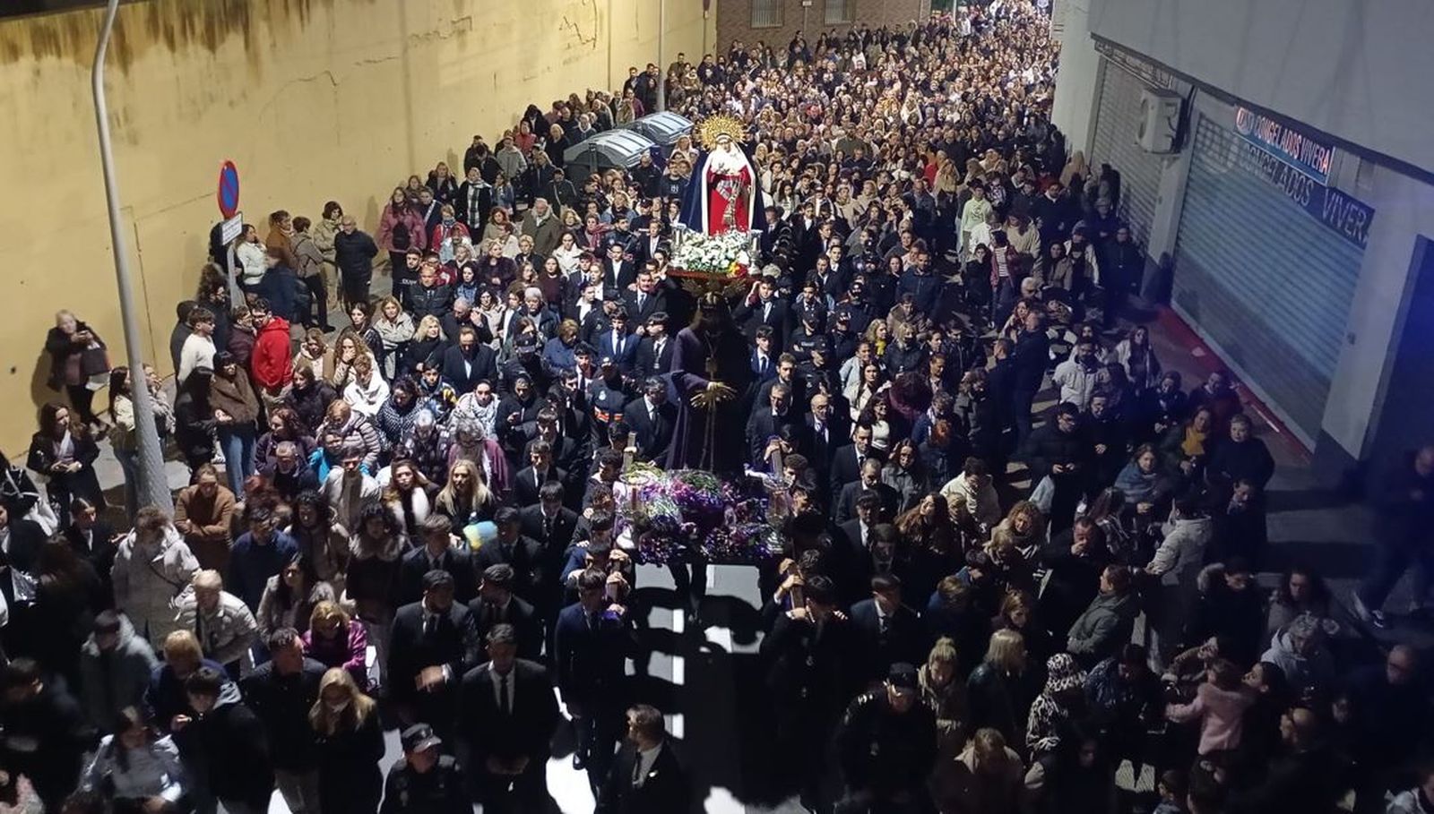 Los titulares, en una imagen inédita hasta el sábado, entrando por Bermudo Soriano