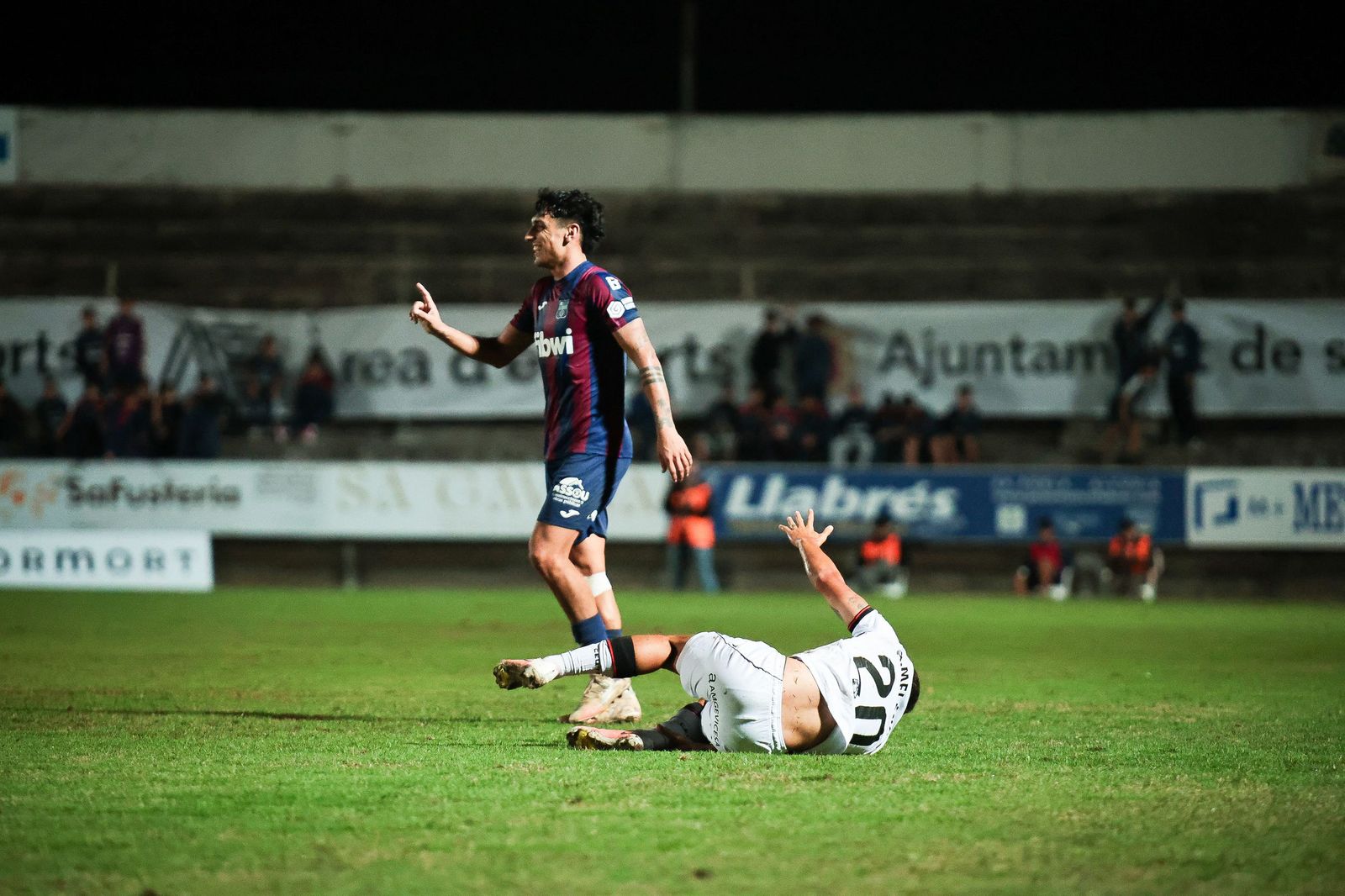 Victoria poco convicente del Ceuta ante el Poblense (1-2) para avanzar en Copa