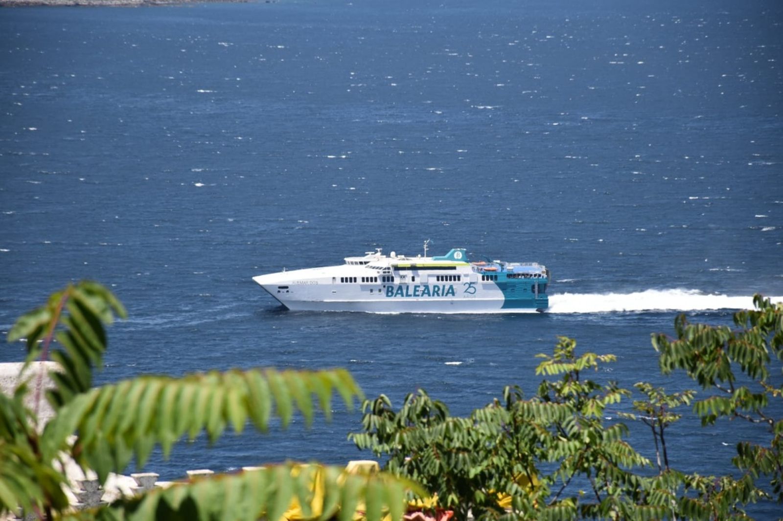 Ferry llegando a Ceuta