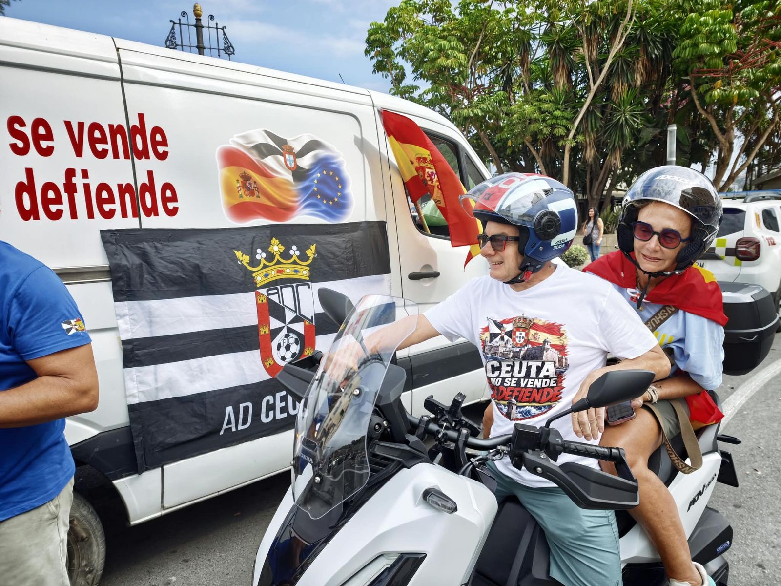 Cientos de motoristas se manifiestan por las calles de Ceuta