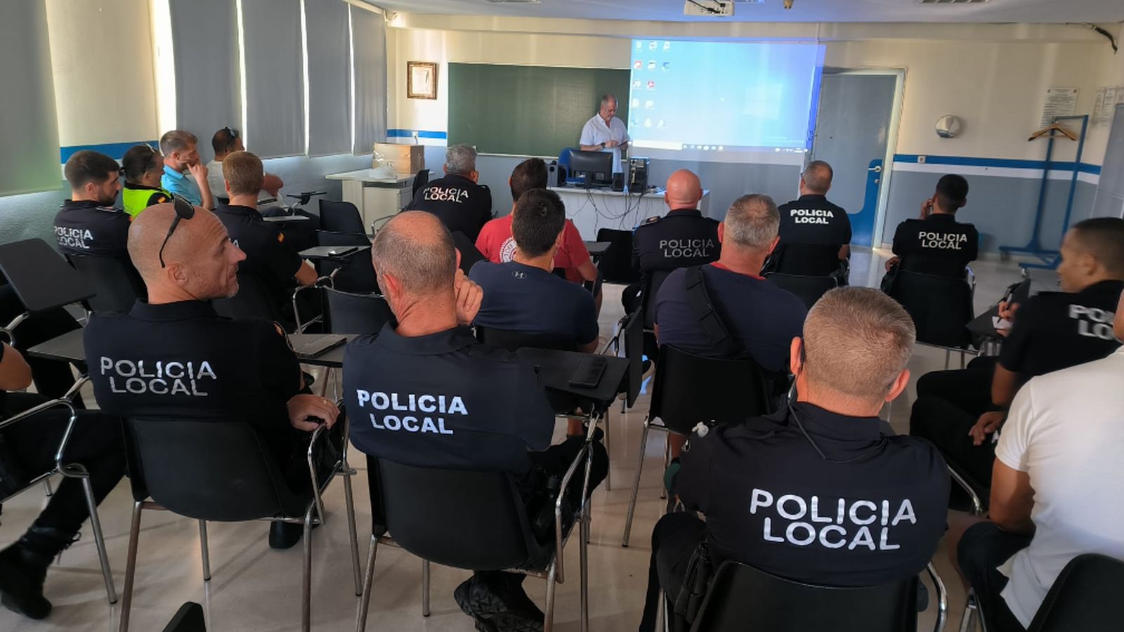 Formación de los agentes de la Policía Local en la Jefatura Superior