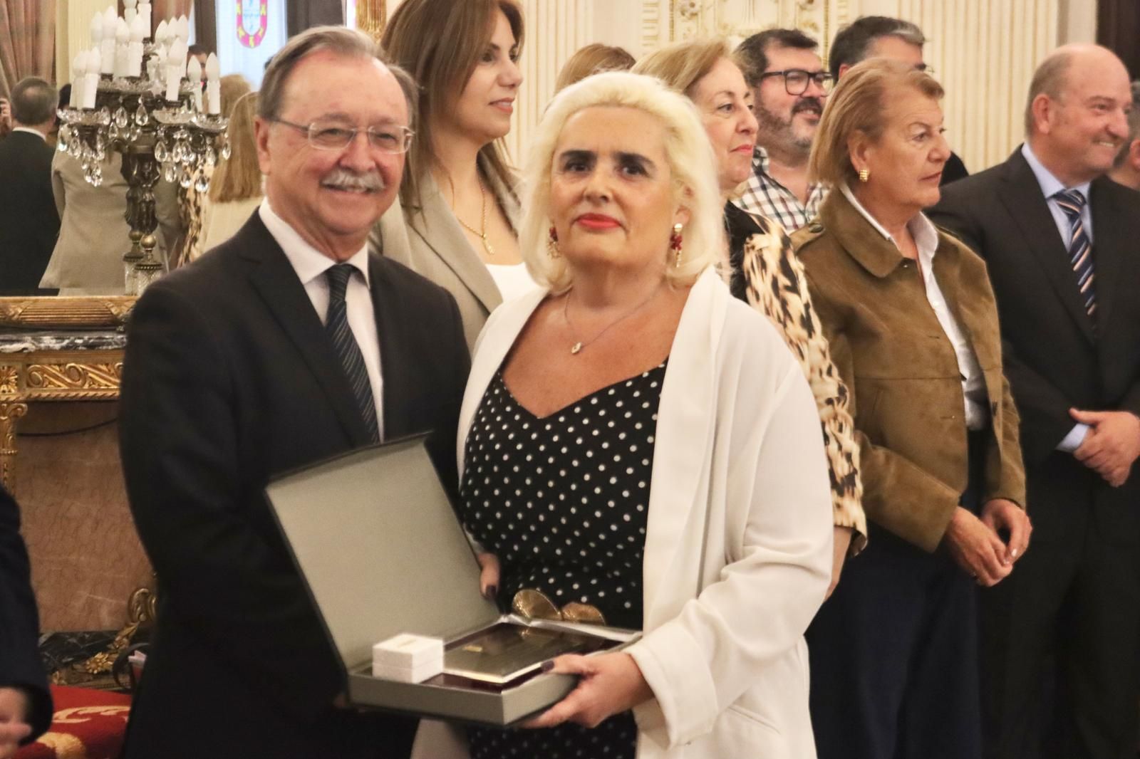 Acto de entrega de reconocimientos por el Día del Funcionario en el Salón del Trono