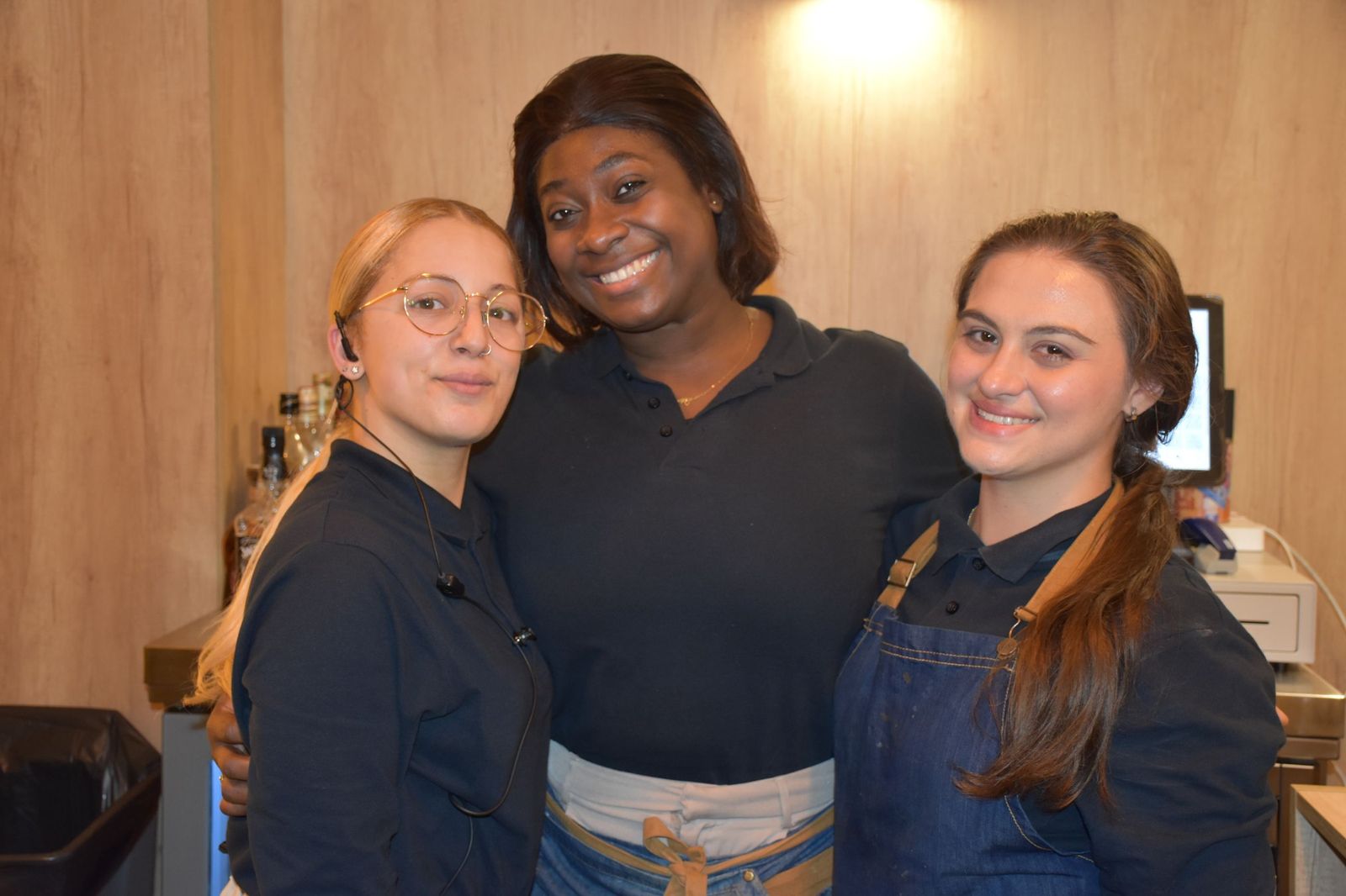 Brindis, risas y espíritu navideño en los restaurantes de la ciudad