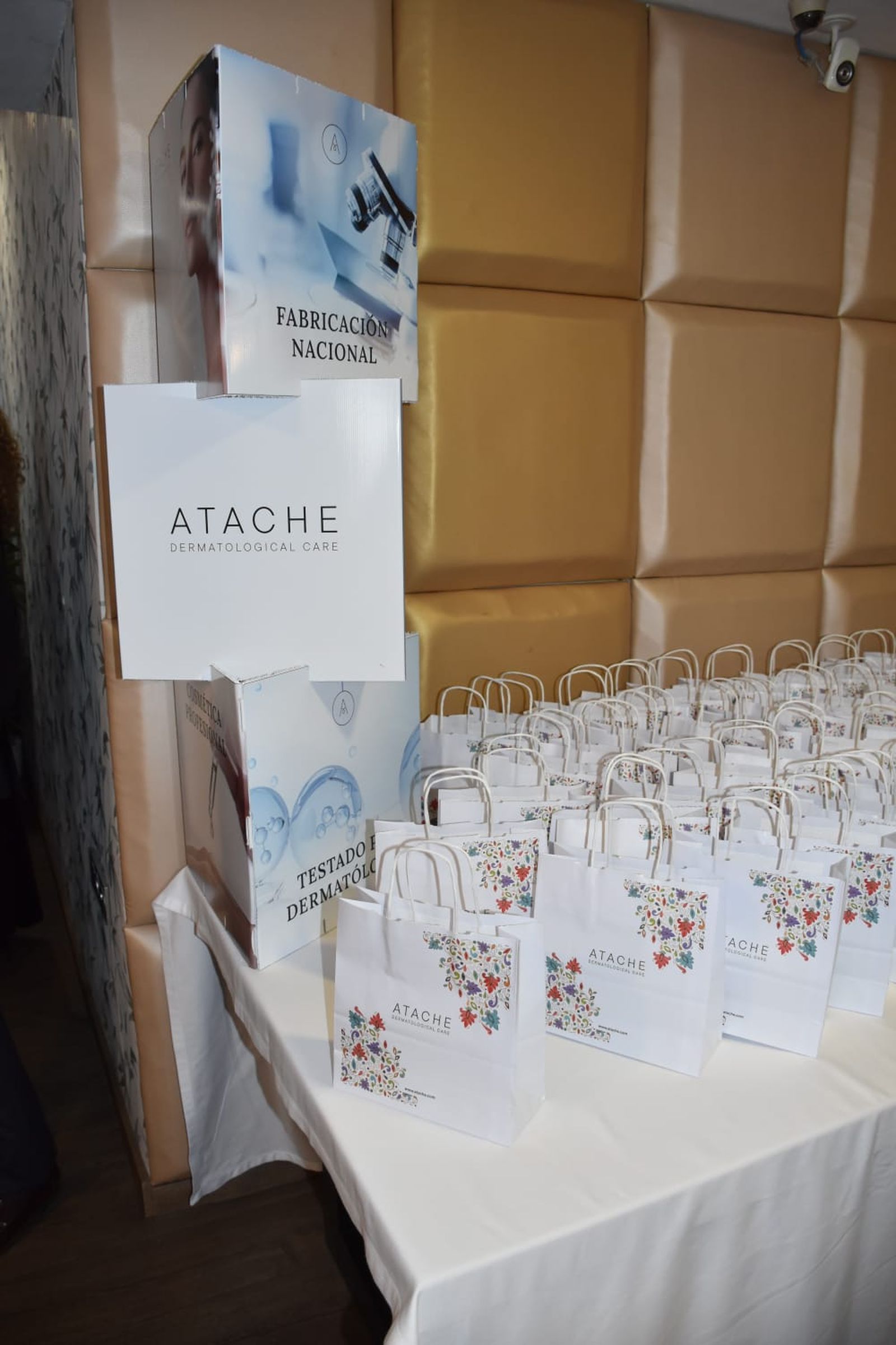 Shim Clinic celebra su 5º Aniversario con un emotivo encuentro en el Hotel Ulises