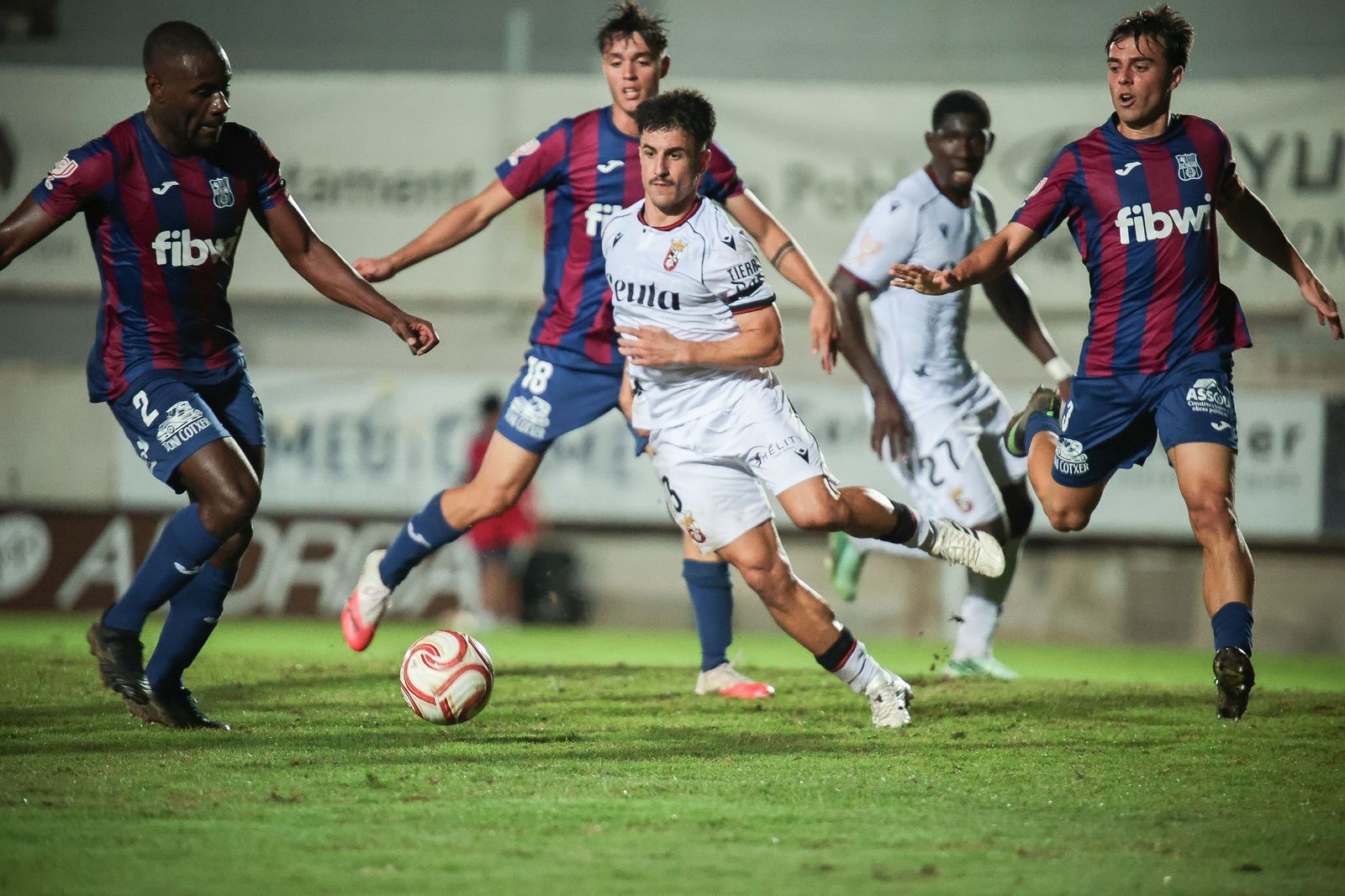 Victoria poco convicente del Ceuta ante el Poblense (1-2) para avanzar en Copa