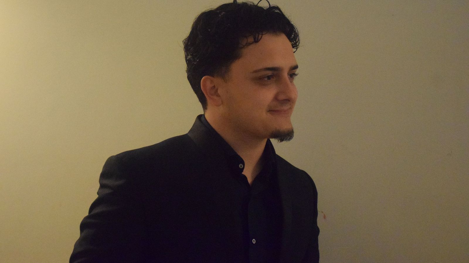 El artista de Cartagena durante su entrevista previa a su actuación.