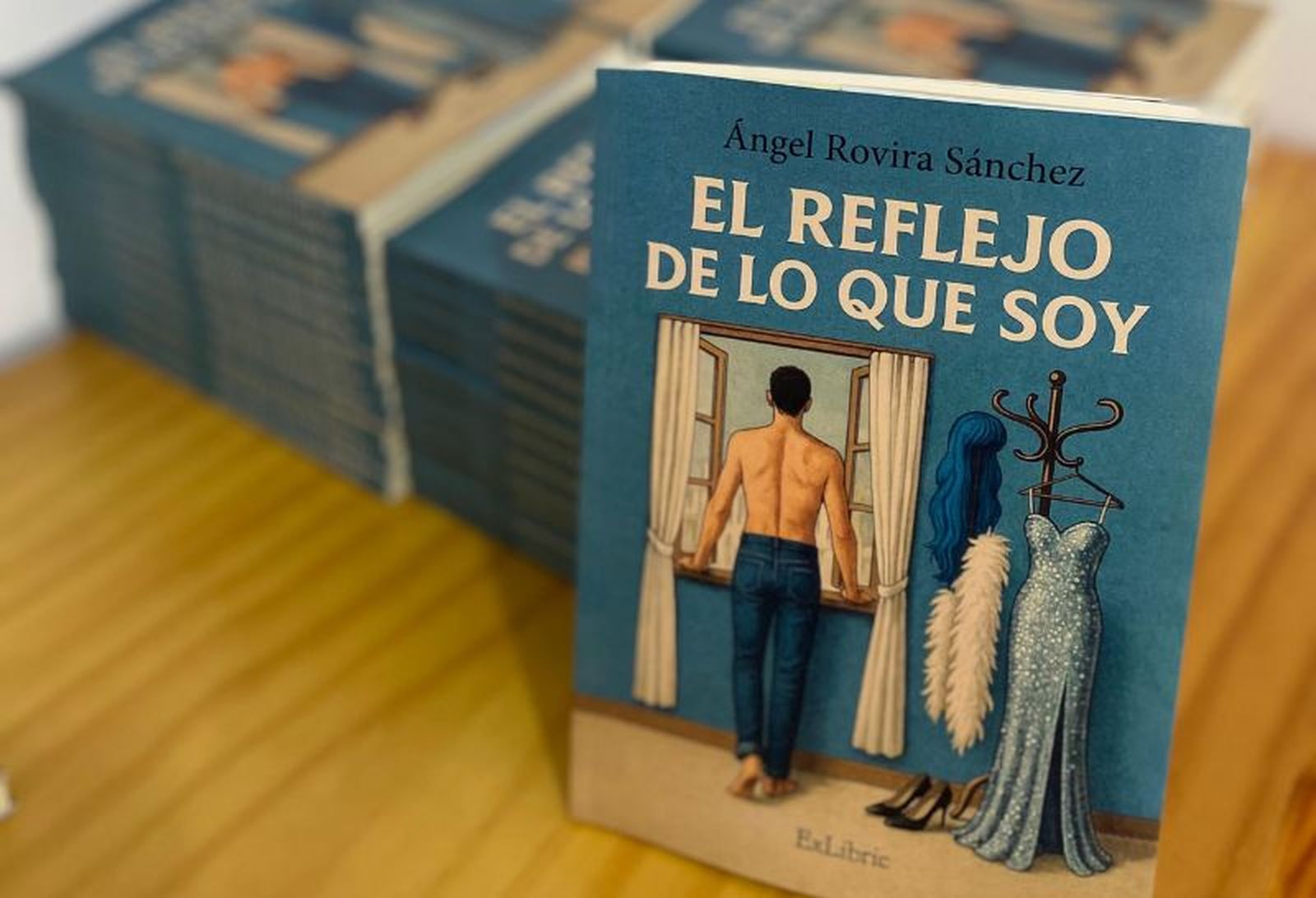 Ejemplares de la novela. / FOTO CEDIDA