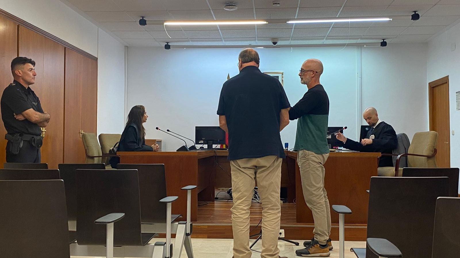 M.R.H. reconoce los hechos ante el tribunal. M.R.H. reconoce los hechos ante el tribunal.