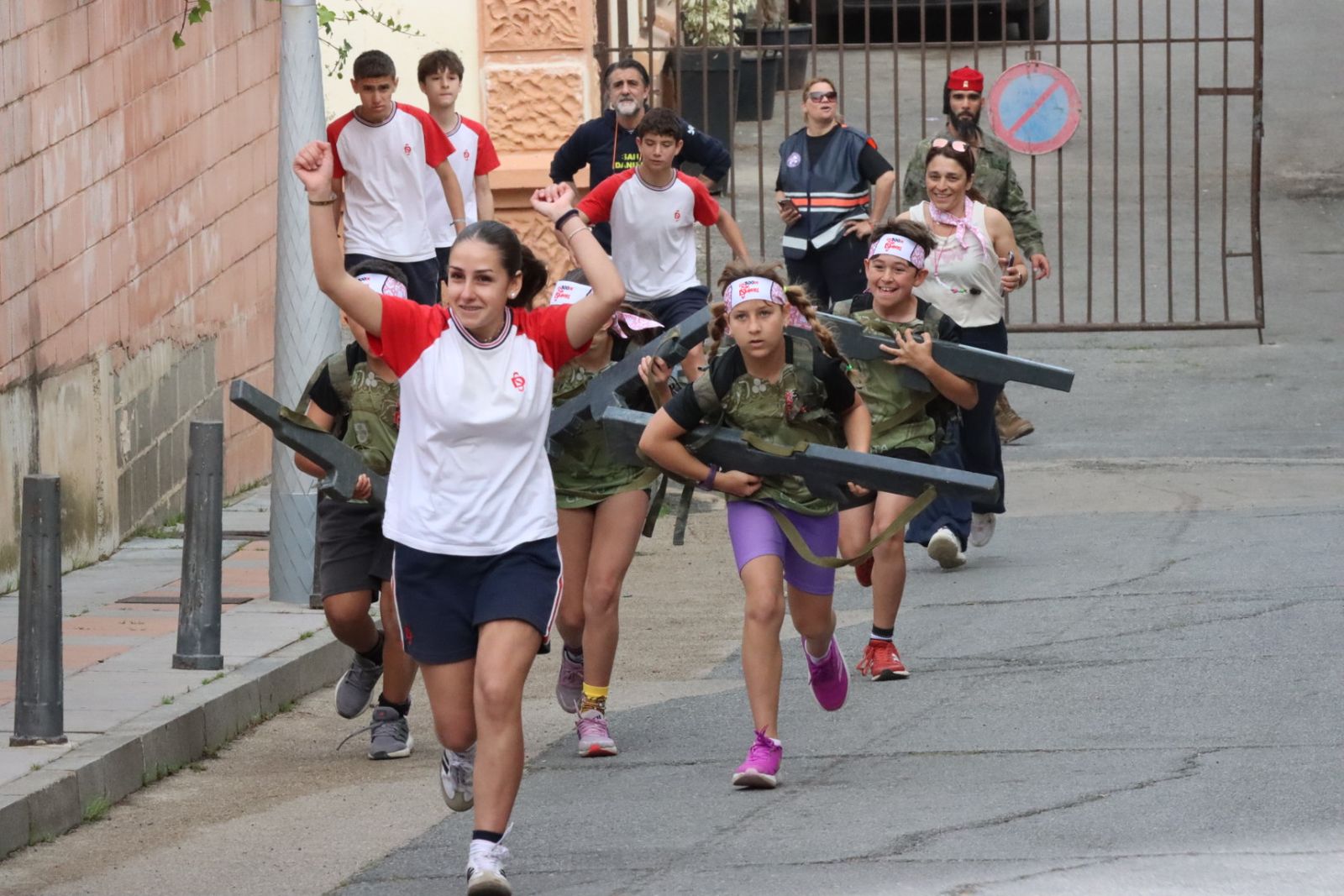 El ‘Desafío de los 300’ convierte Ceuta en una fiesta escolar de esfuerzo, compañerismo y superación