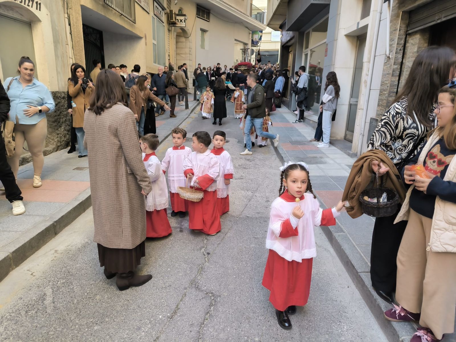 El paso de los niños, como antesala de la Semana Santa