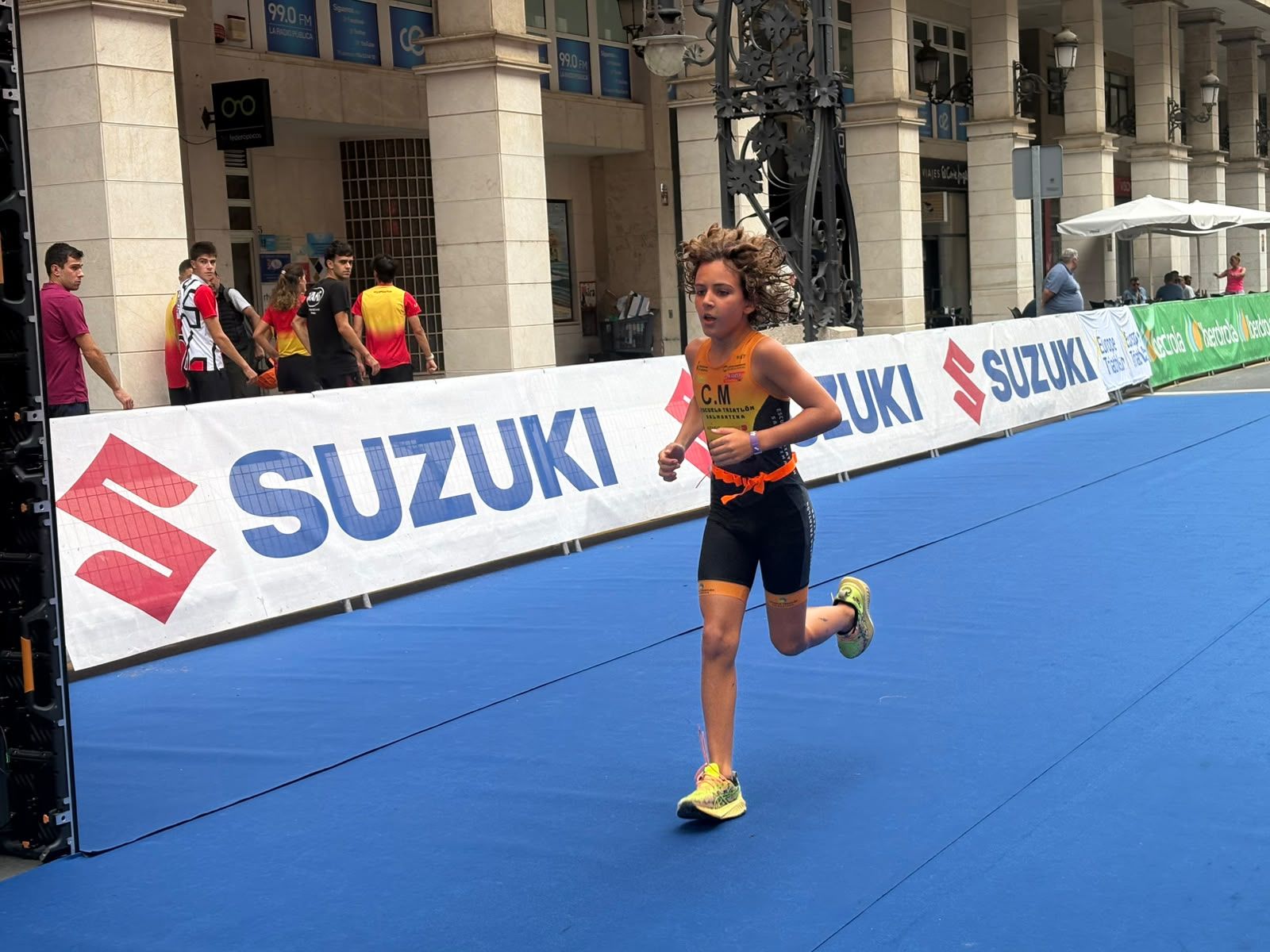 Los aficionados al triatlón en Ceuta se reúnen para participar en el Acuatlón Popular 'Juan Mur' y en la Phoenix Kids Triathlon