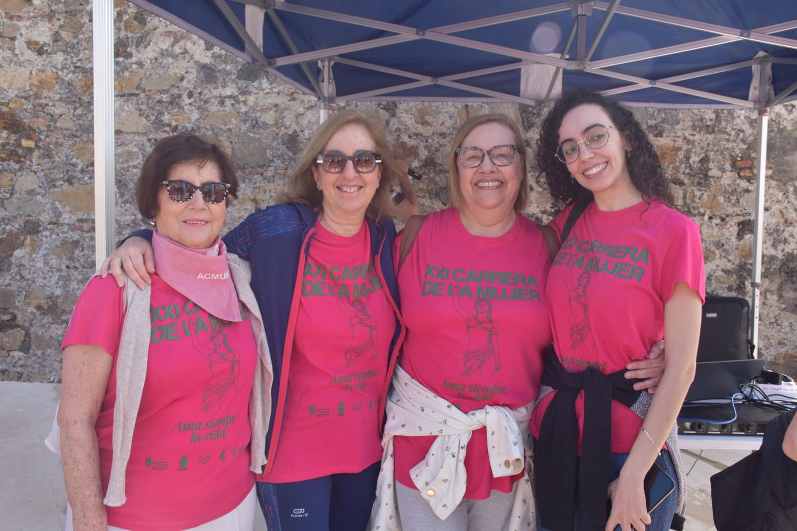 Ceuta se viste de rosa para abrazarse a la vida