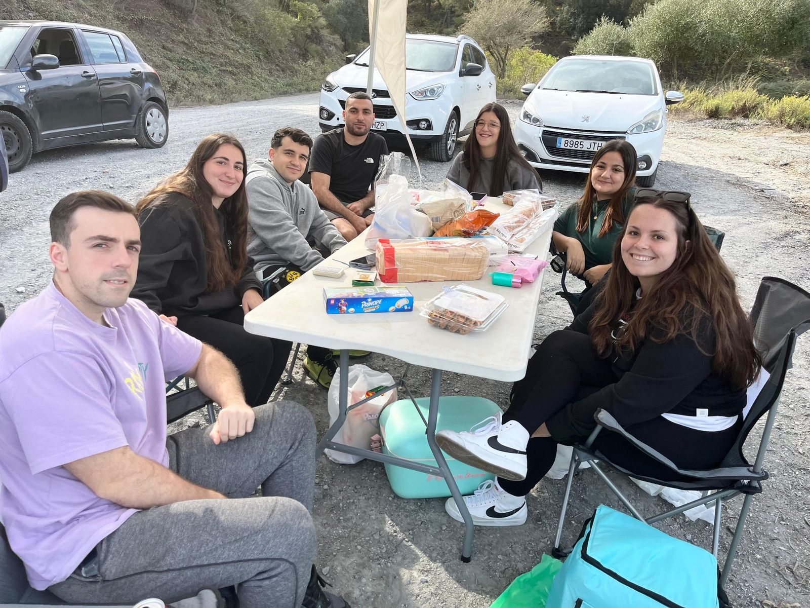 Una Mochila vivida con un ojo puesto en la preservación del entorno natural Una Mochila vivida con un ojo puesto en la preservación del entorno natural