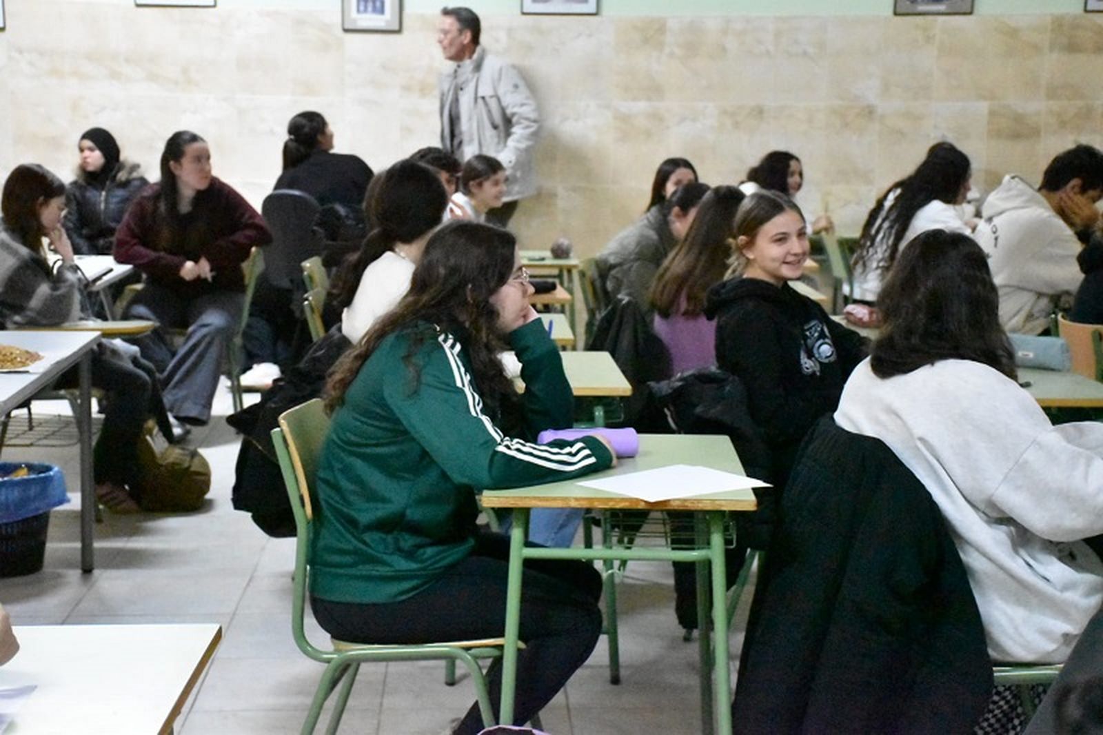 Los alumnos preparados para el inicio de las olimpiadas de Ceuta. / FOTO NICOL´S